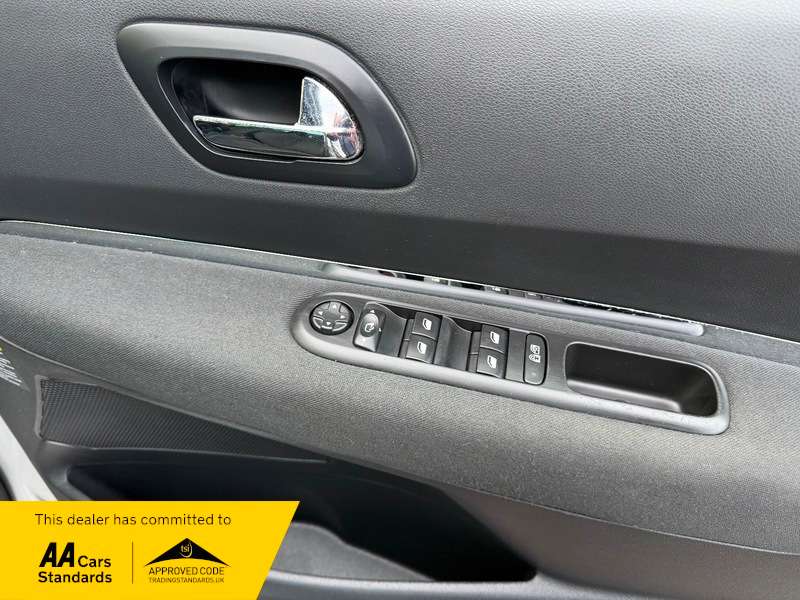 2015 PEUGEOT 5008 2015 PEUGEOT 5008