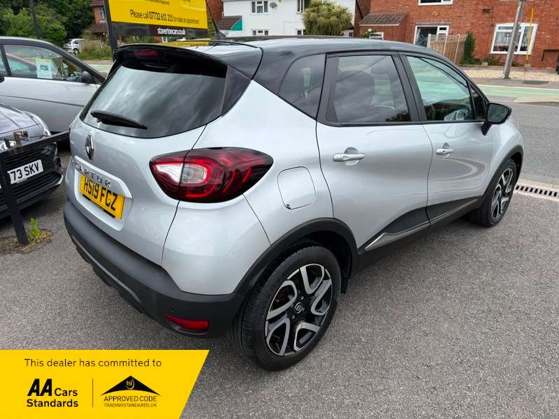 A 2019 RENAULT CAPTUR ICONIC DCI A 2019 RENAULT CAPTUR ICONIC DCI
