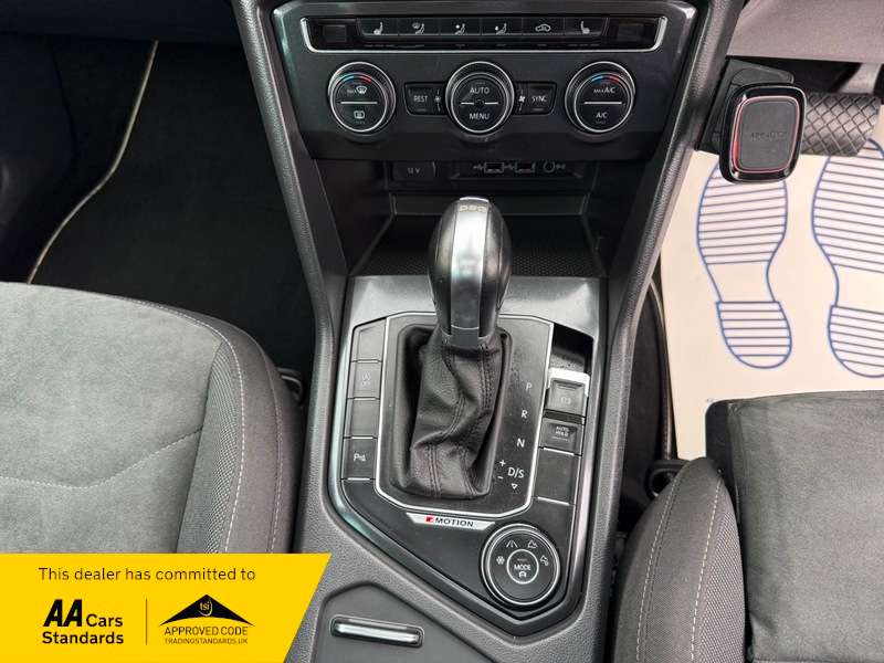 2018 VOLKSWAGEN TIGUAN 2018 VOLKSWAGEN TIGUAN