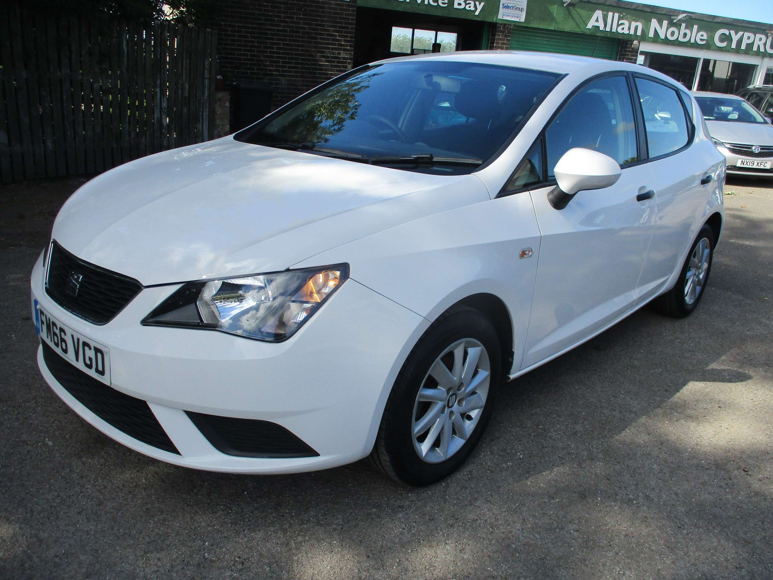 A 2017 SEAT IBIZA 1.0 SOL Hatchback 5dr Petrol Manual Euro 6 (75 ps) A 2017 SEAT IBIZA 1.0 SOL Hatchback 5dr Petrol Manual Euro 6 (75 ps)