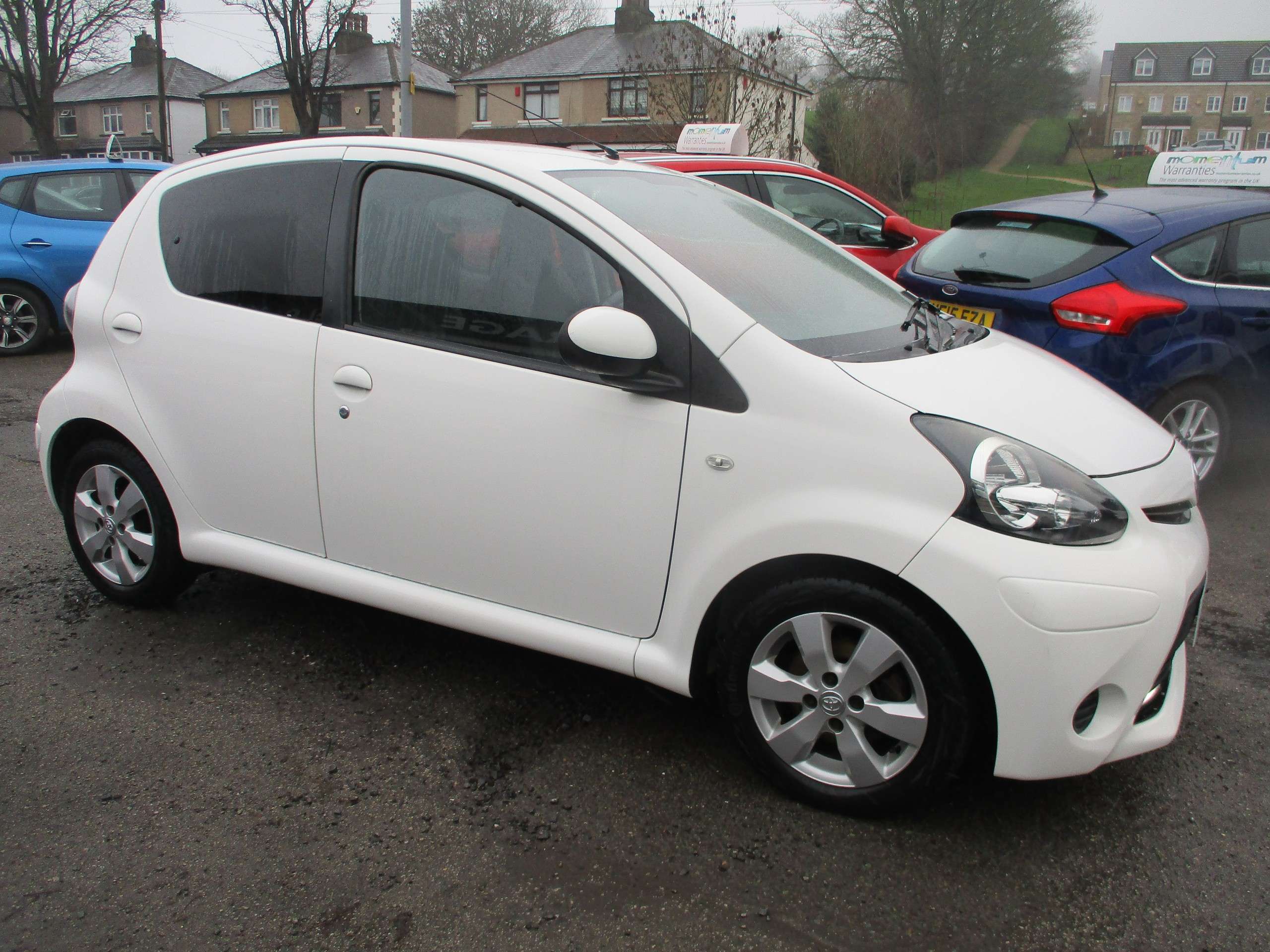 A 2013 TOYOTA AYGO 1.0 VVT-i Hatchback 5dr Petrol Manual Euro 5 (67 ps) A 2013 TOYOTA AYGO 1.0 VVT-i Hatchback 5dr Petrol Manual Euro 5 (67 ps)