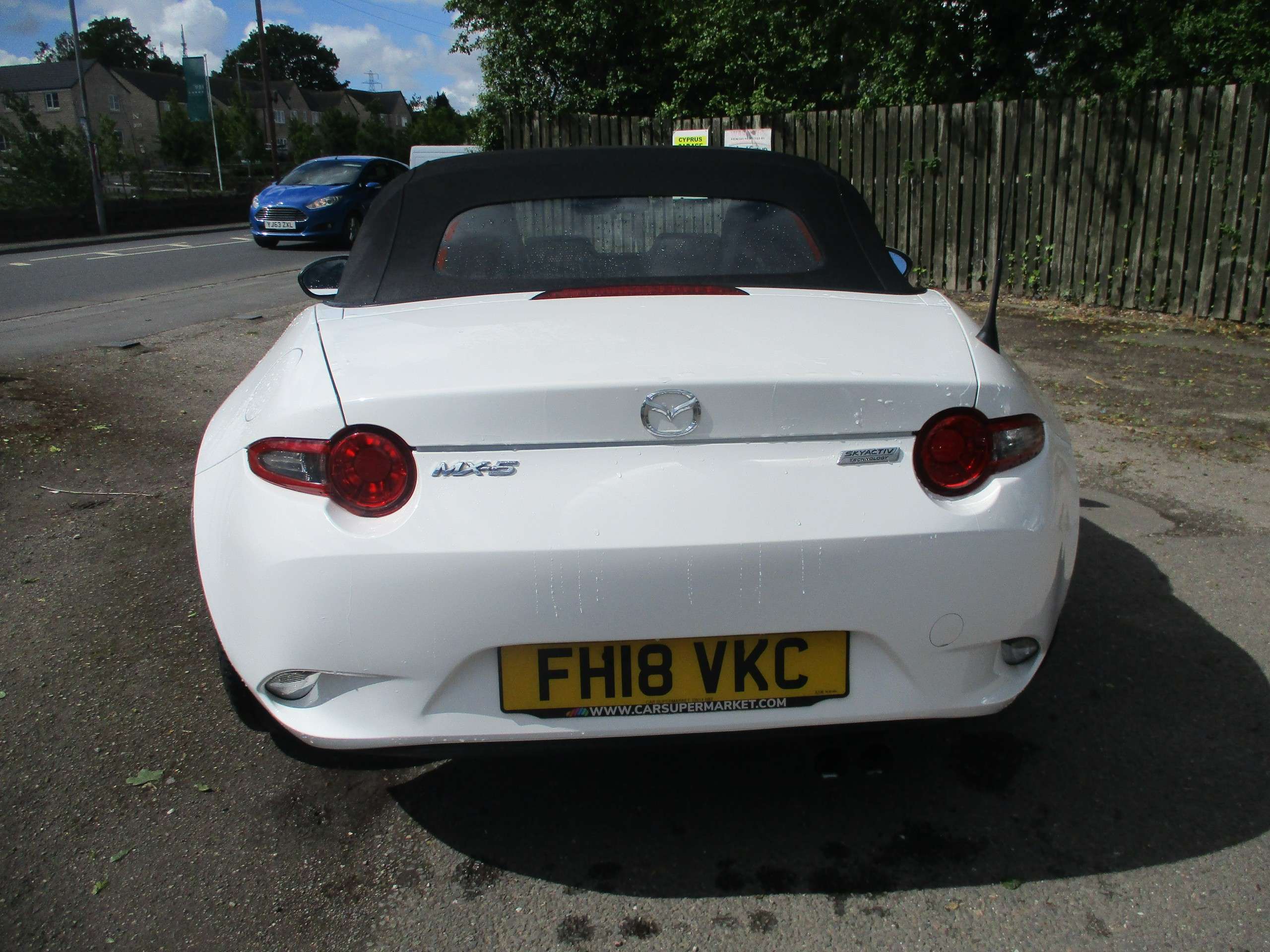 A 2018 MAZDA MX-5 1.5 SKYACTIV-G SE Convertible 2dr Petrol Manual Euro 6 (131 ps) A 2018 MAZDA MX-5 1.5 SKYACTIV-G SE Convertible 2dr Petrol Manual Euro 6 (131 ps)