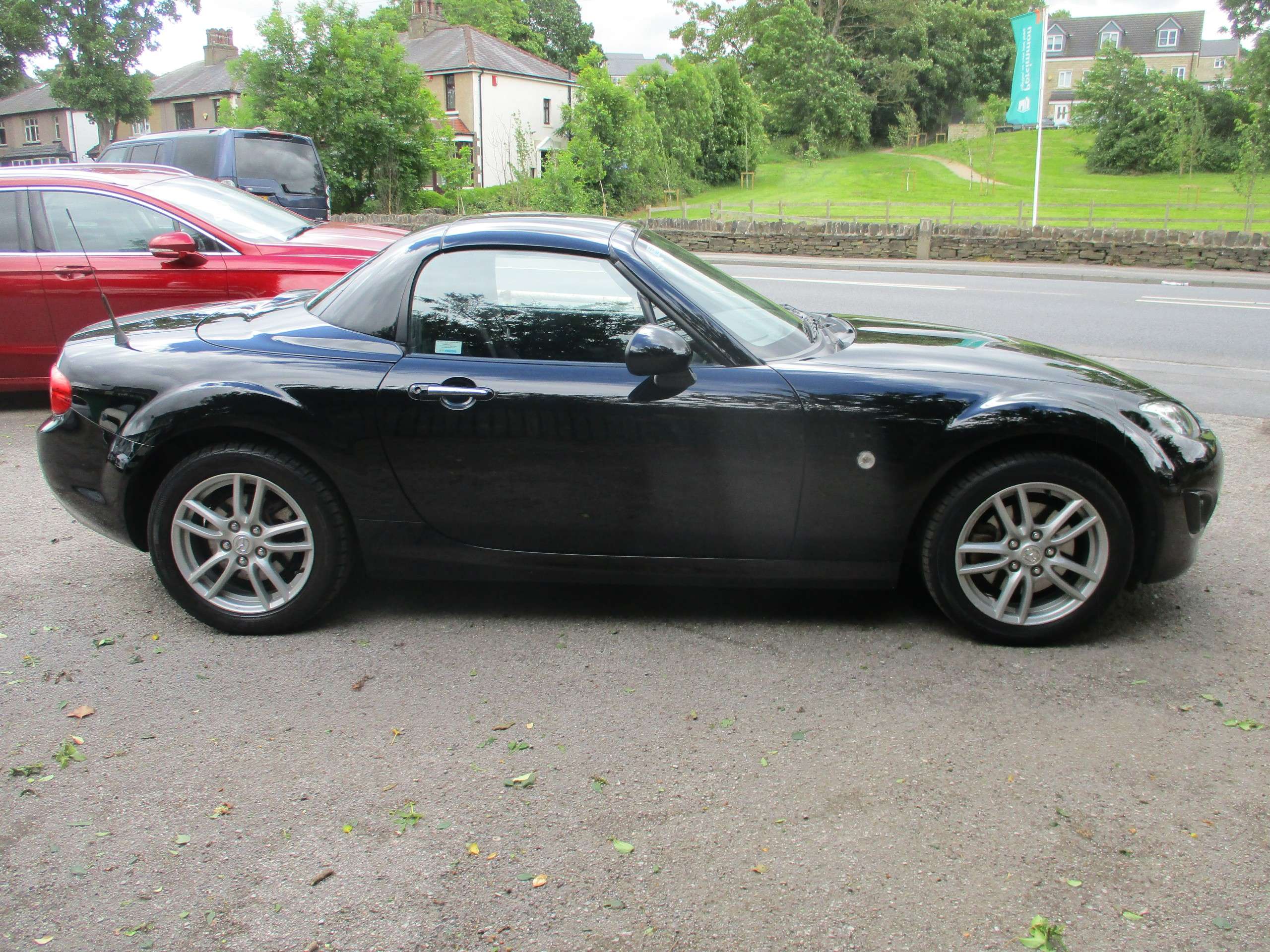 A 2012 MAZDA MX-5 1.8i SE Roadster 2dr Petrol Manual Euro 5 (126 ps) A 2012 MAZDA MX-5 1.8i SE Roadster 2dr Petrol Manual Euro 5 (126 ps)