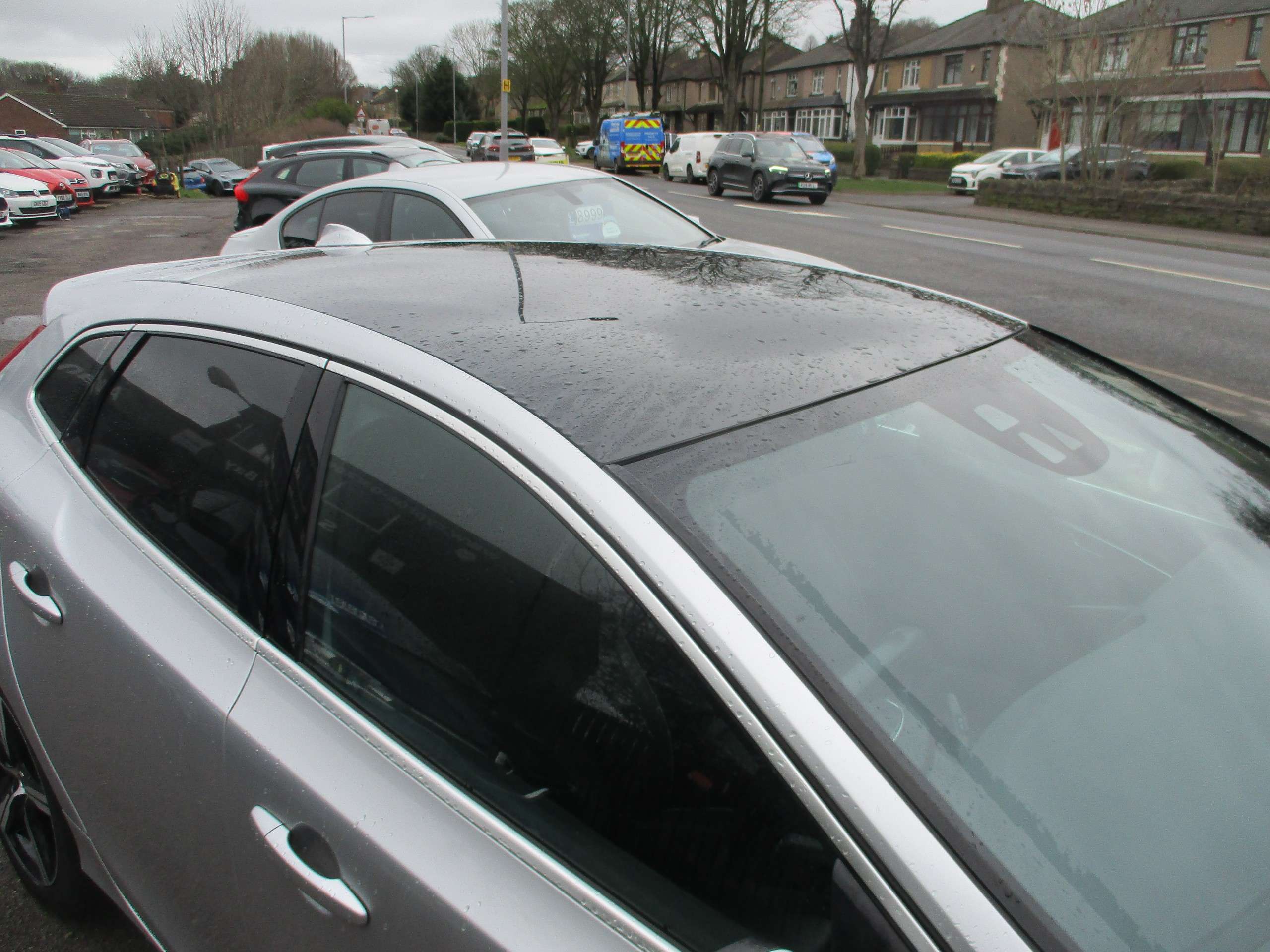 2017 VOLVO V40 2017 VOLVO V40