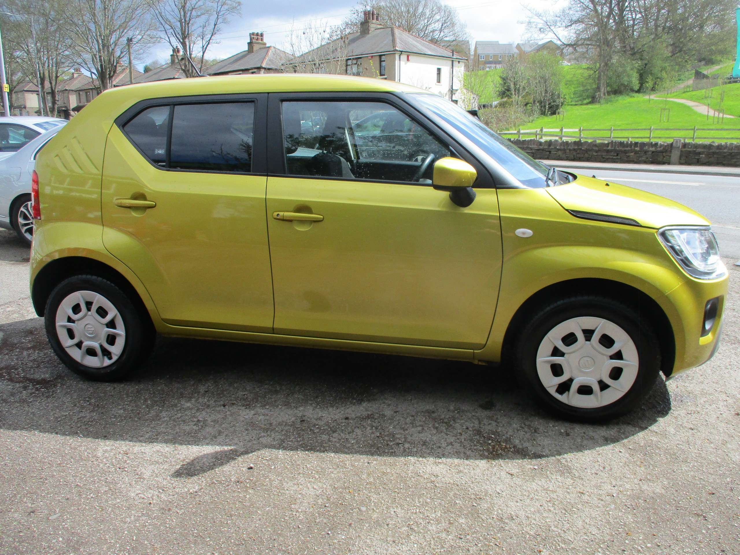 A 2021 SUZUKI IGNIS 1.2 Dualjet MHEV SZ3 Hatchback 5dr Petrol Hybrid Manual Euro 6 (s/s) (83 ps) A 2021 SUZUKI IGNIS 1.2 Dualjet MHEV SZ3 Hatchback 5dr Petrol Hybrid Manual Euro 6 (s/s) (83 ps)