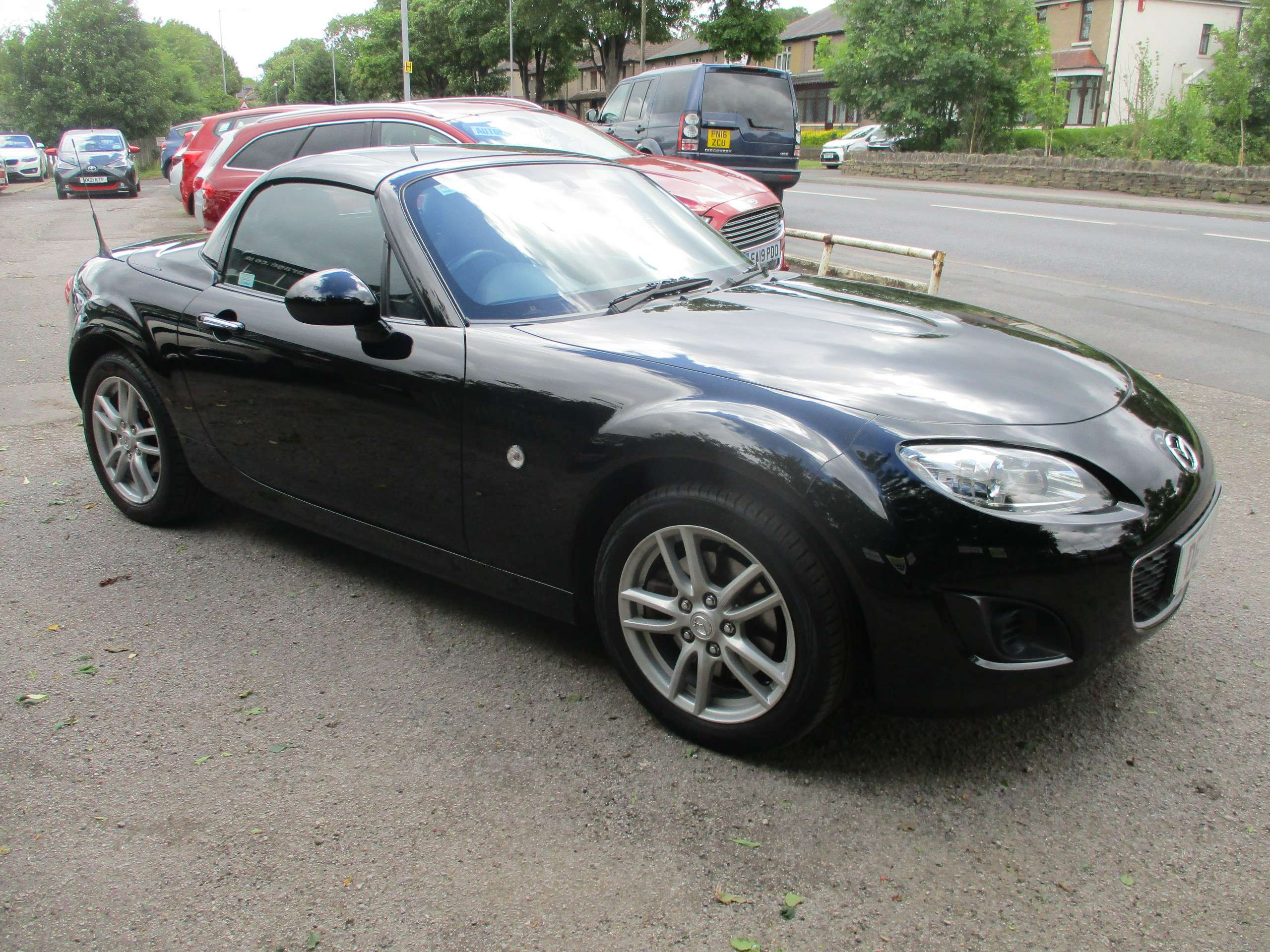 A 2012 MAZDA MX-5 1.8i SE Roadster 2dr Petrol Manual Euro 5 (126 ps) A 2012 MAZDA MX-5 1.8i SE Roadster 2dr Petrol Manual Euro 5 (126 ps)