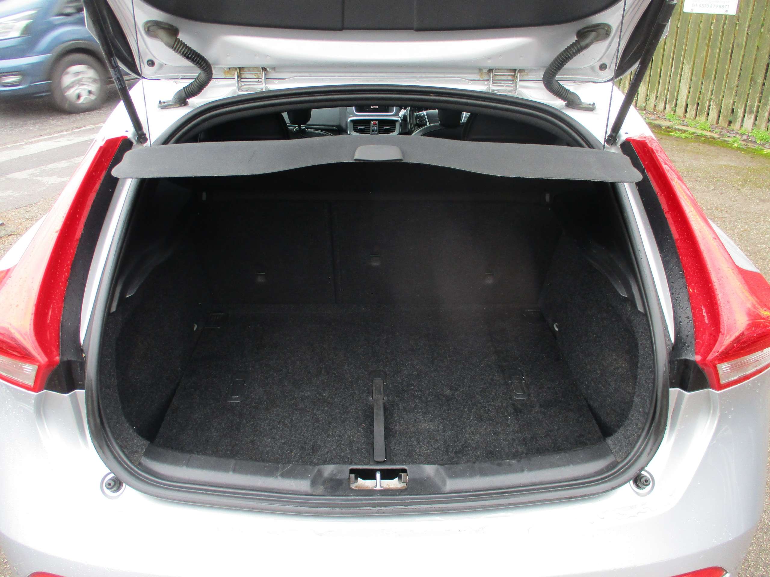 2017 VOLVO V40 2017 VOLVO V40