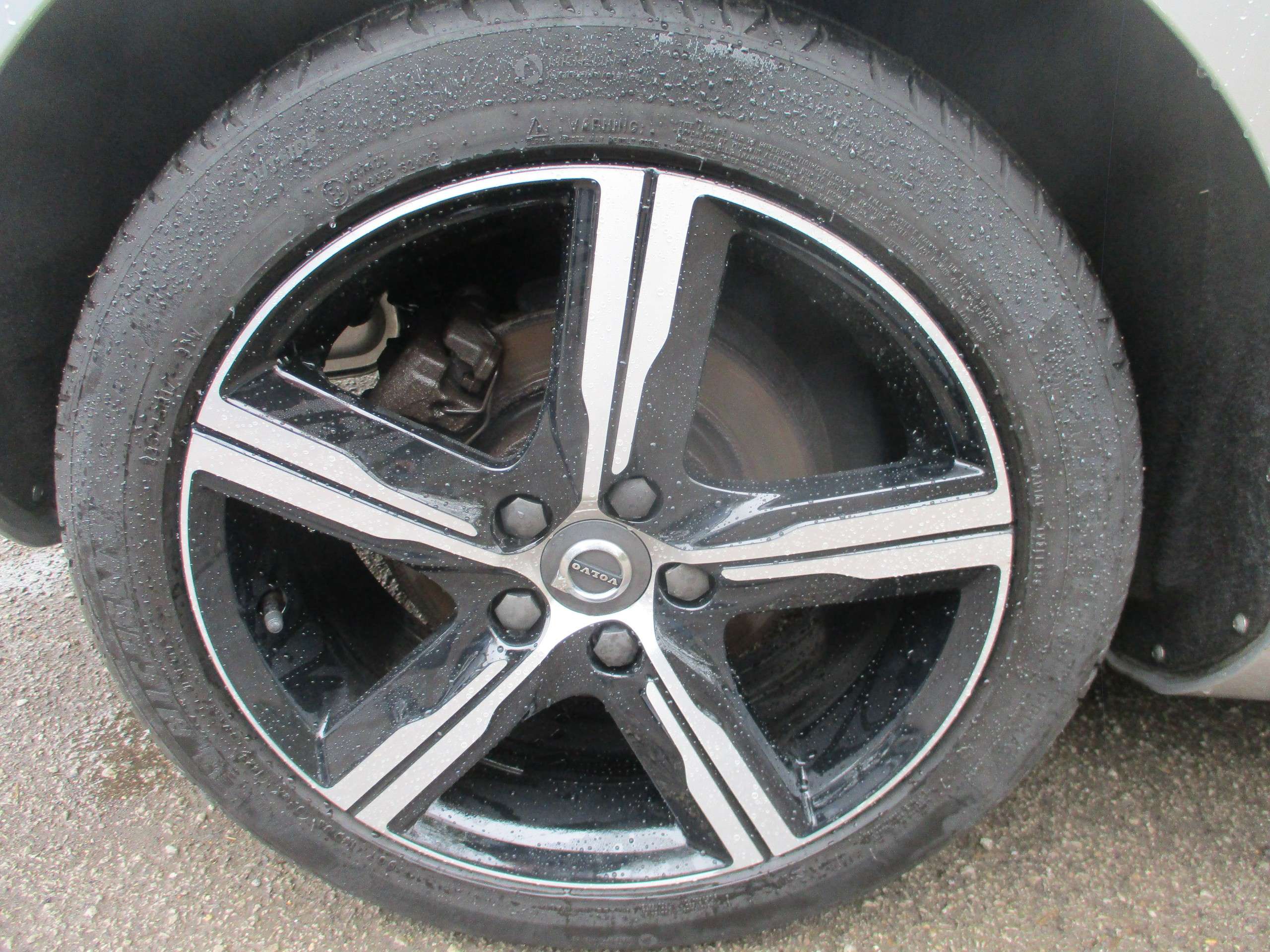 2017 VOLVO V40 2017 VOLVO V40