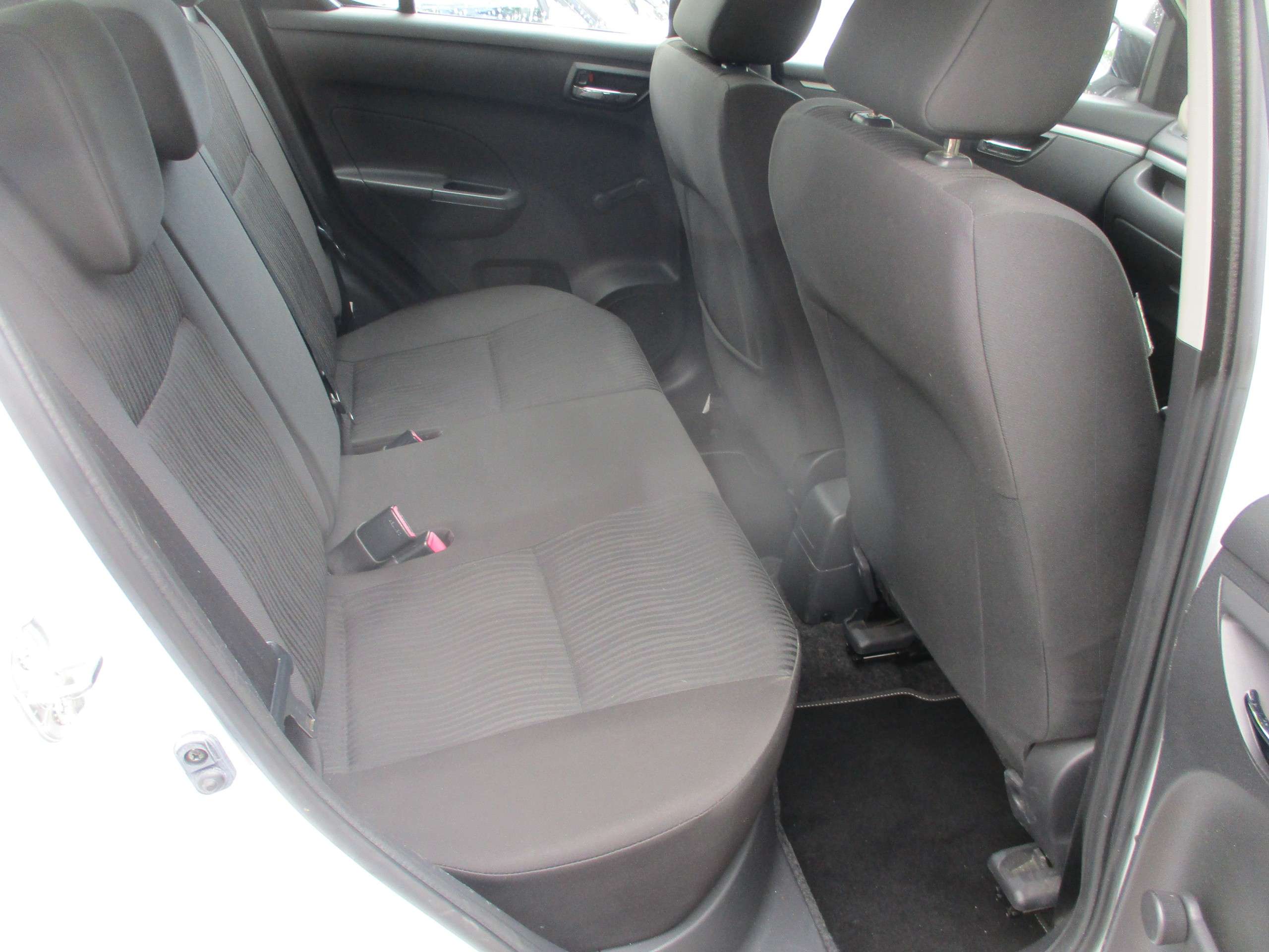 2012 SUZUKI SWIFT 2012 SUZUKI SWIFT