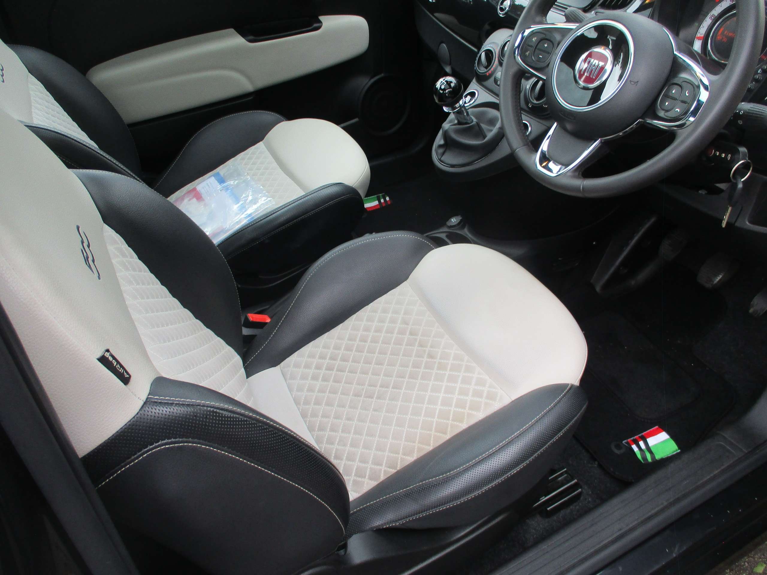 2021 FIAT 500 2021 FIAT 500