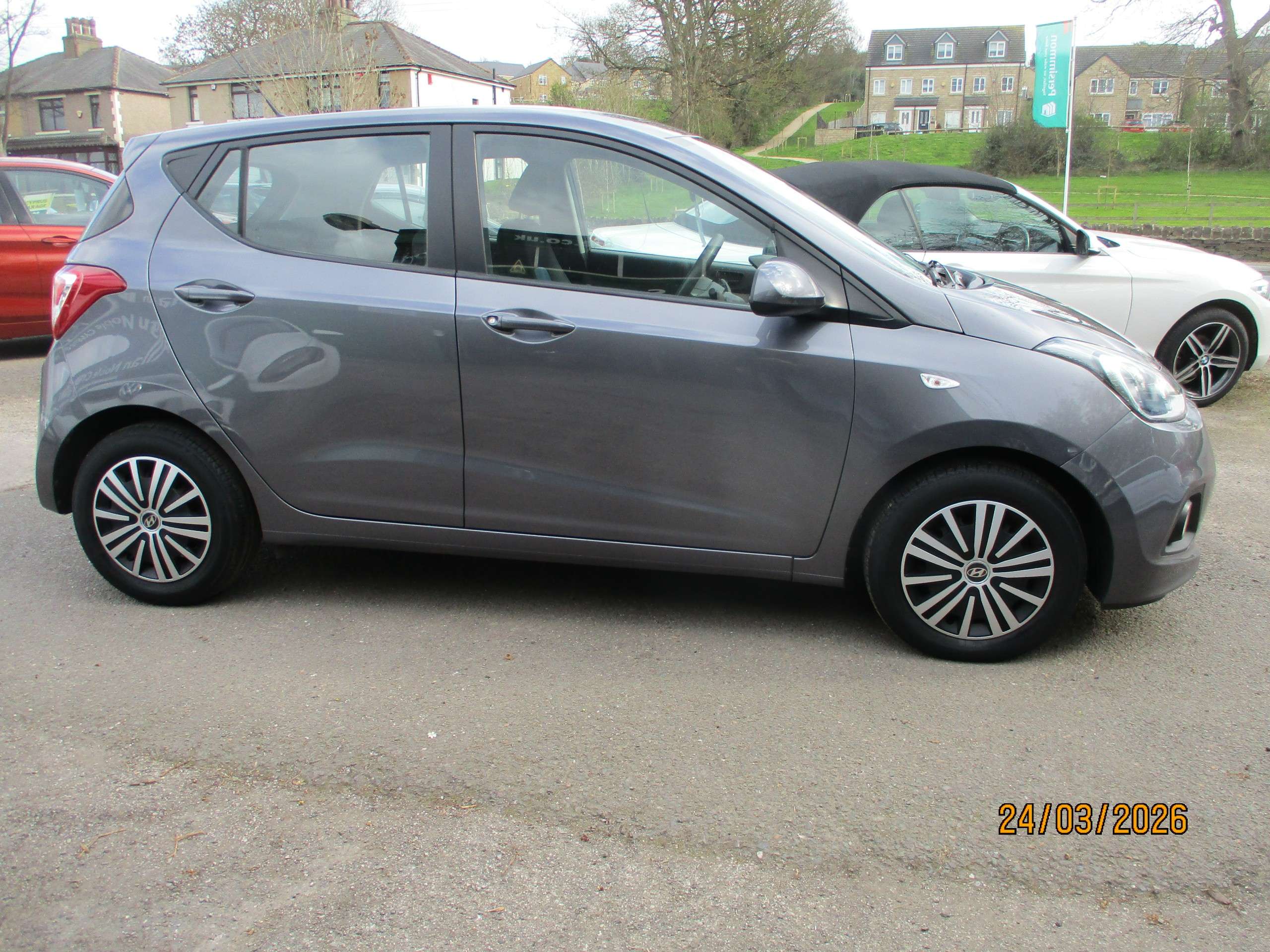 A 2014 HYUNDAI I10 1.2 SE Hatchback 5dr Petrol Manual Euro 5 (87 ps) A 2014 HYUNDAI I10 1.2 SE Hatchback 5dr Petrol Manual Euro 5 (87 ps)