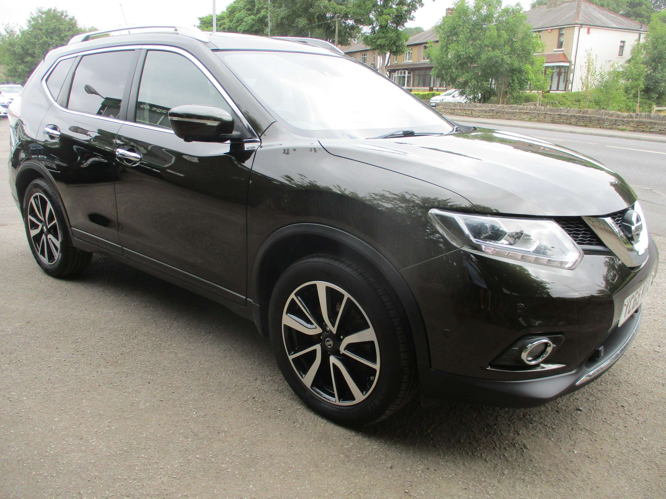 A 2015 NISSAN X-TRAIL 1.6 dCi Tekna SUV 5dr Diesel Manual 4WD Euro 6 (s/s) (130 ps) A 2015 NISSAN X-TRAIL 1.6 dCi Tekna SUV 5dr Diesel Manual 4WD Euro 6 (s/s) (130 ps)