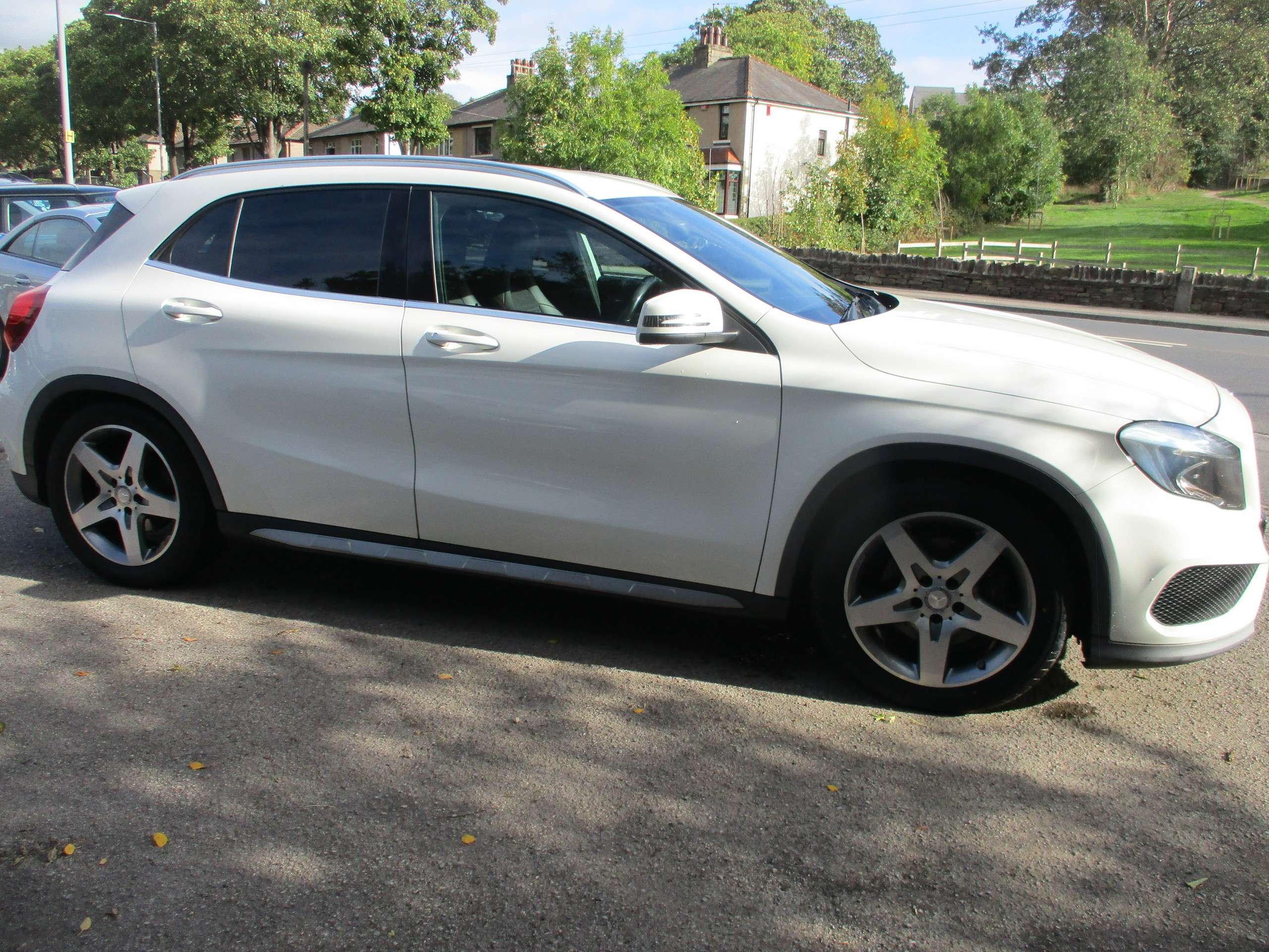 A 2015 MERCEDES-BENZ GLA 2.1 GLA220 CDI AMG Line SUV 5dr Diesel 7G-DCT 4MATIC Euro 6 (s/s) (170 ps) A 2015 MERCEDES-BENZ GLA 2.1 GLA220 CDI AMG Line SUV 5dr Diesel 7G-DCT 4MATIC Euro 6 (s/s) (170 ps)