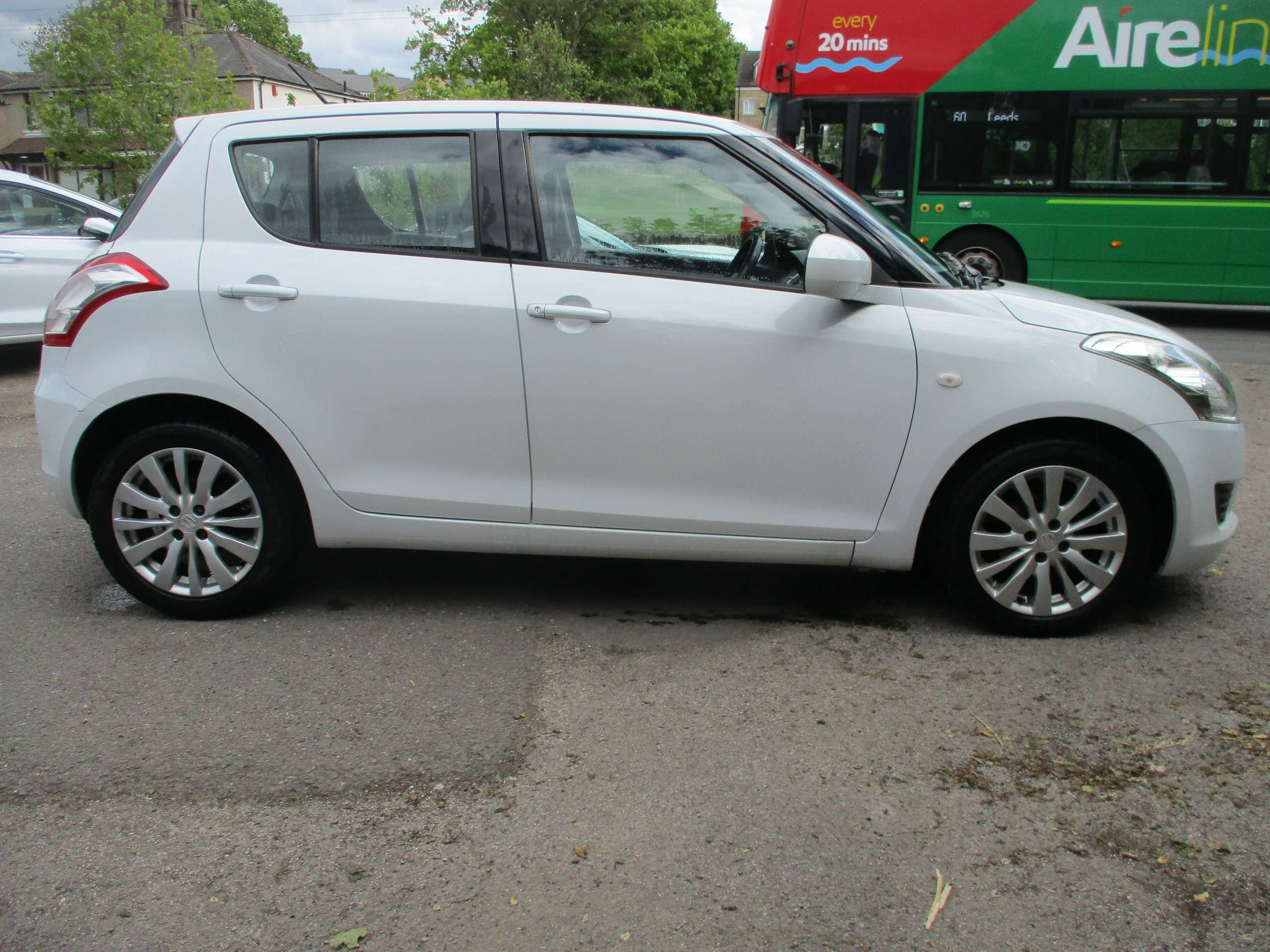 A 2012 SUZUKI SWIFT 1.2 SZ3 Hatchback 5dr Petrol Manual Euro 5 (94 ps) A 2012 SUZUKI SWIFT 1.2 SZ3 Hatchback 5dr Petrol Manual Euro 5 (94 ps)