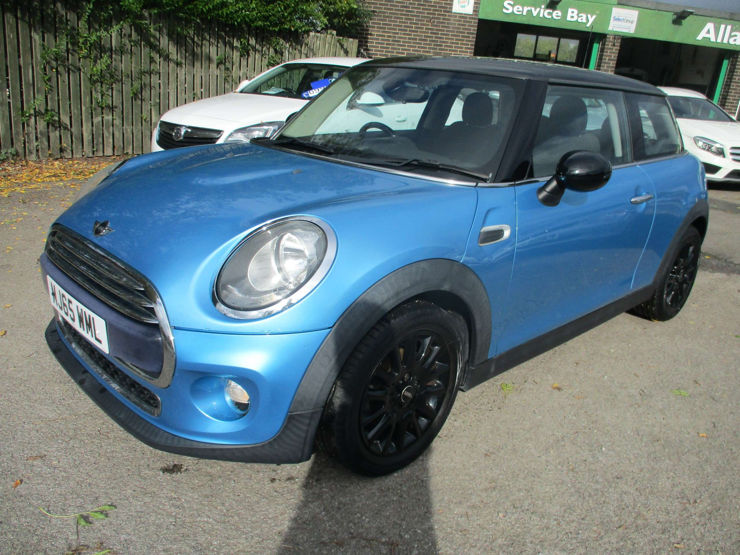 A 2015 MINI HATCH 1.5 Cooper Hatchback 3dr Petrol Manual Euro 6 (s/s) (136 ps) A 2015 MINI HATCH 1.5 Cooper Hatchback 3dr Petrol Manual Euro 6 (s/s) (136 ps)