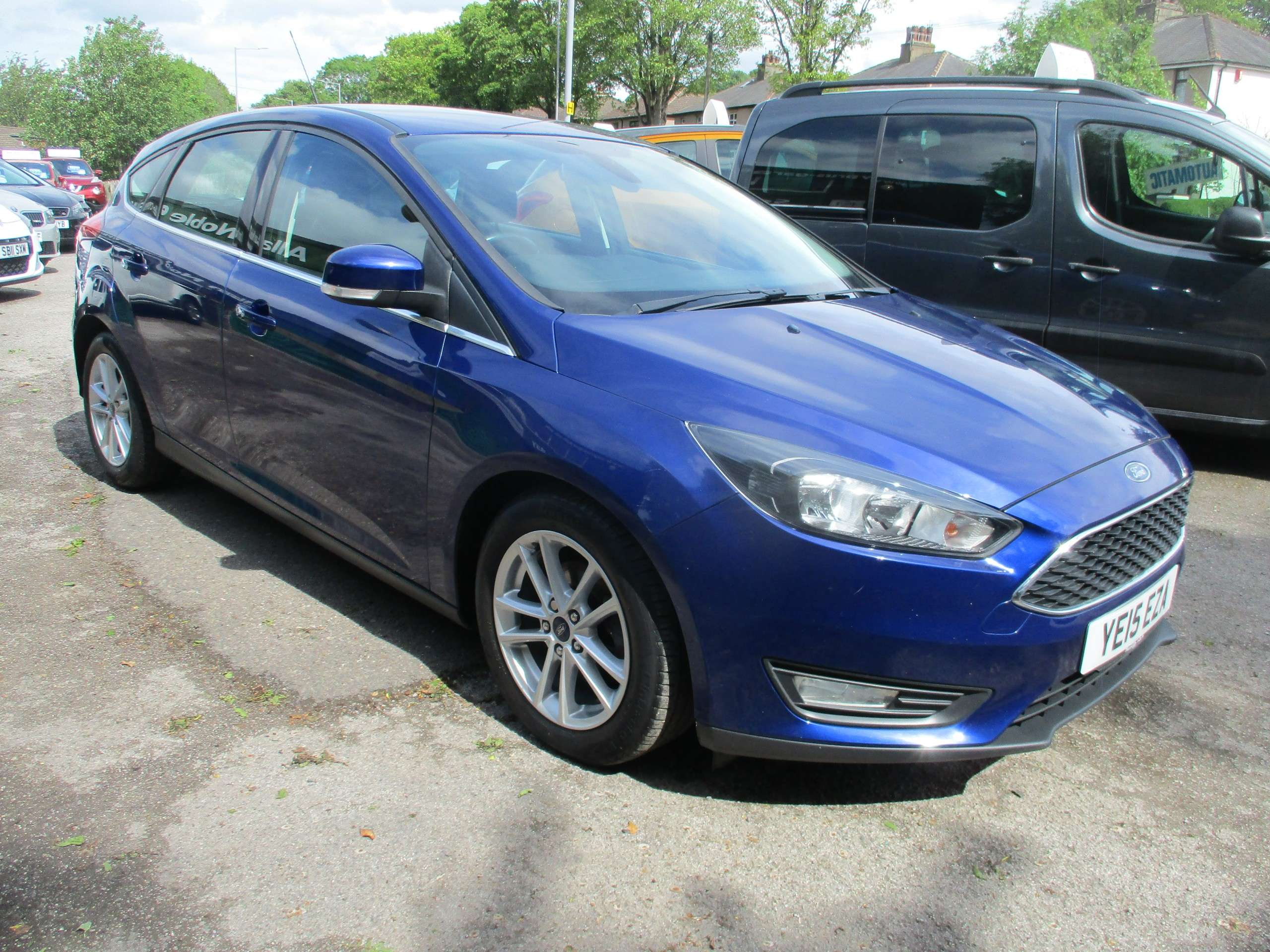 A 2015 FORD FOCUS 1.0T EcoBoost Zetec Hatchback 5dr Petrol Manual Euro 6 (s/s) (125 ps) A 2015 FORD FOCUS 1.0T EcoBoost Zetec Hatchback 5dr Petrol Manual Euro 6 (s/s) (125 ps)