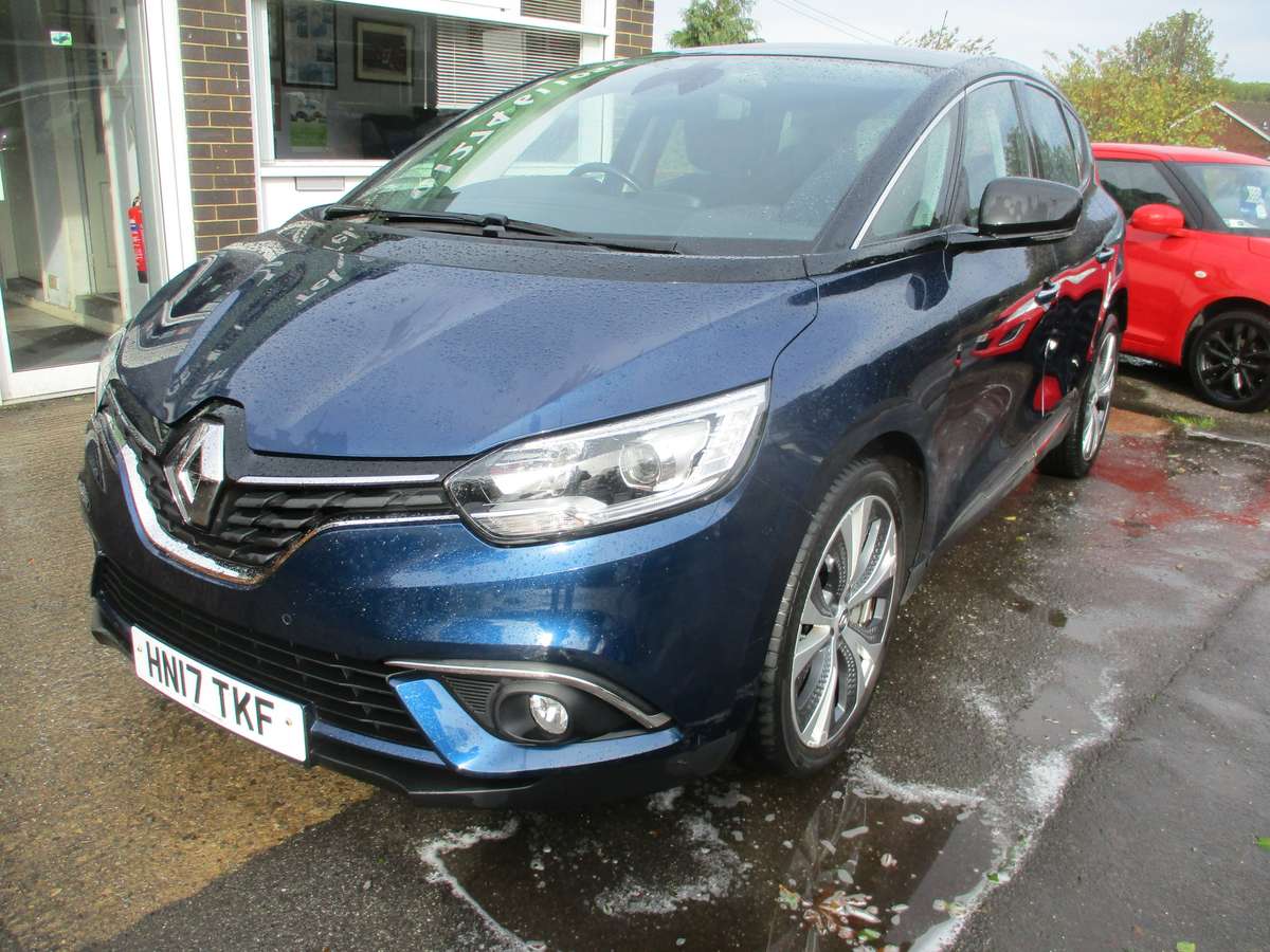 Check out this Renault Scenic 2017 Diesel Manual