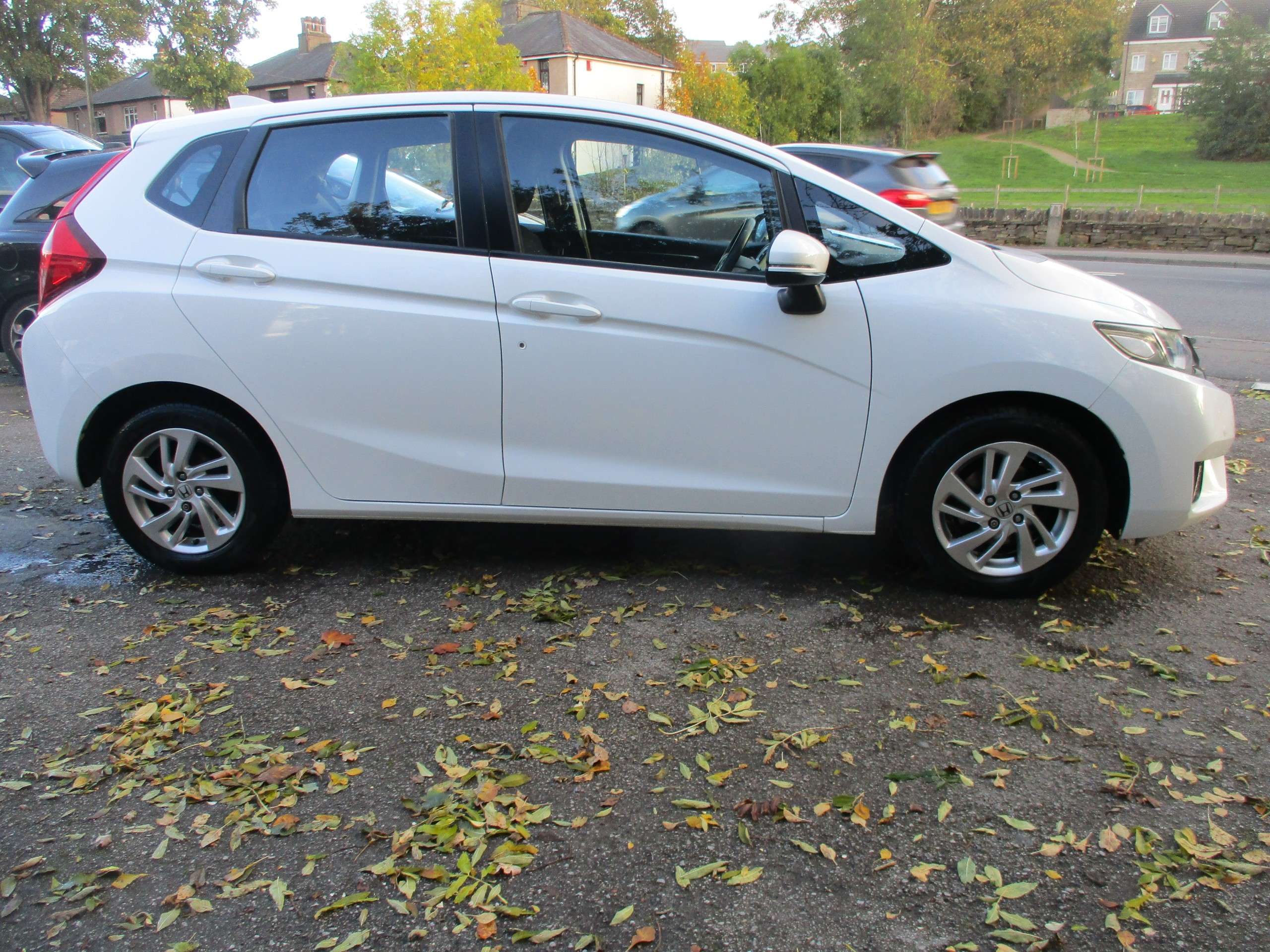 A 2016 HONDA JAZZ 1.3 i-VTEC SE Hatchback 5dr Petrol Manual Euro 6 (s/s) (102 ps) A 2016 HONDA JAZZ 1.3 i-VTEC SE Hatchback 5dr Petrol Manual Euro 6 (s/s) (102 ps)