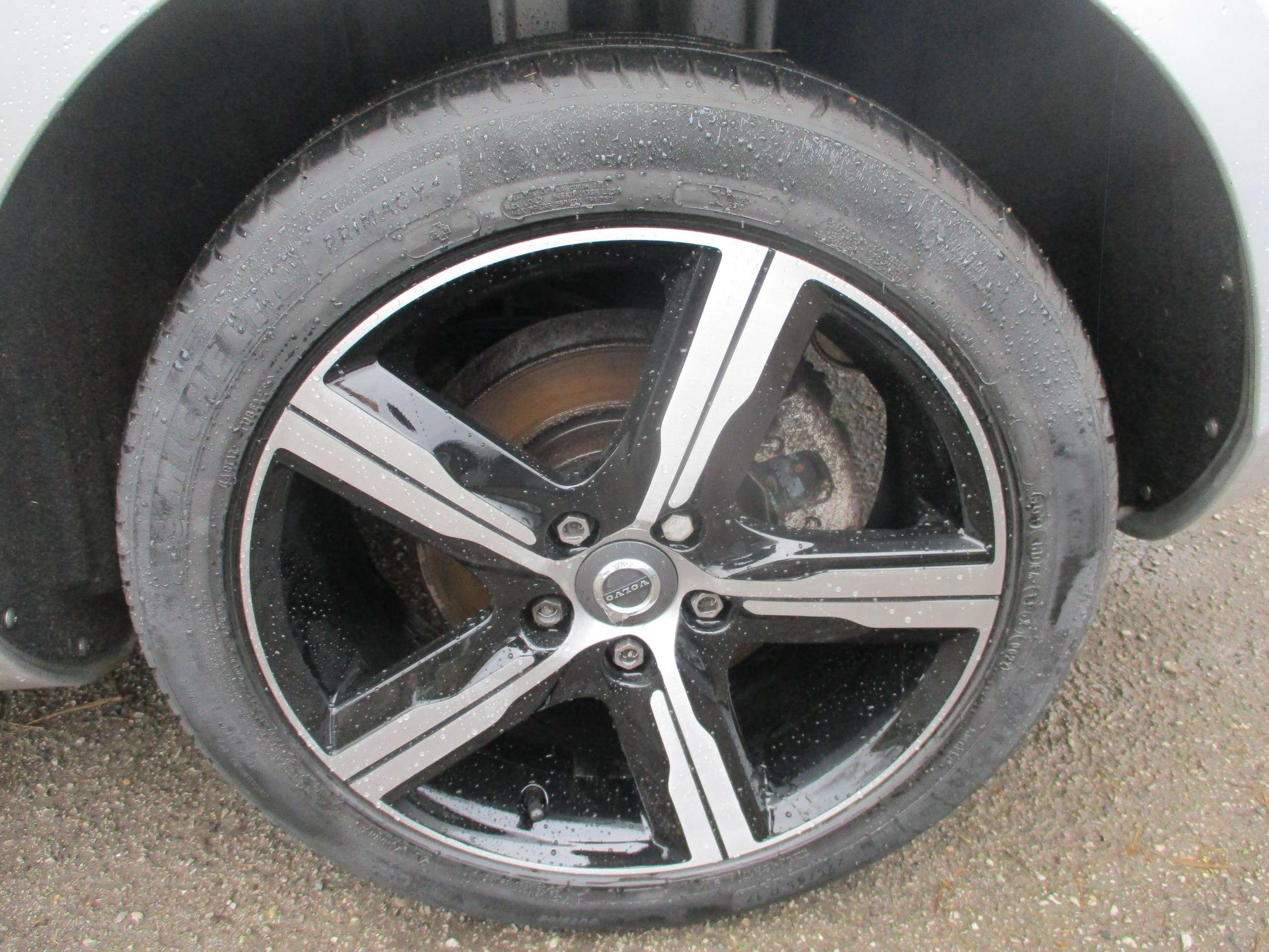 2017 VOLVO V40 2017 VOLVO V40