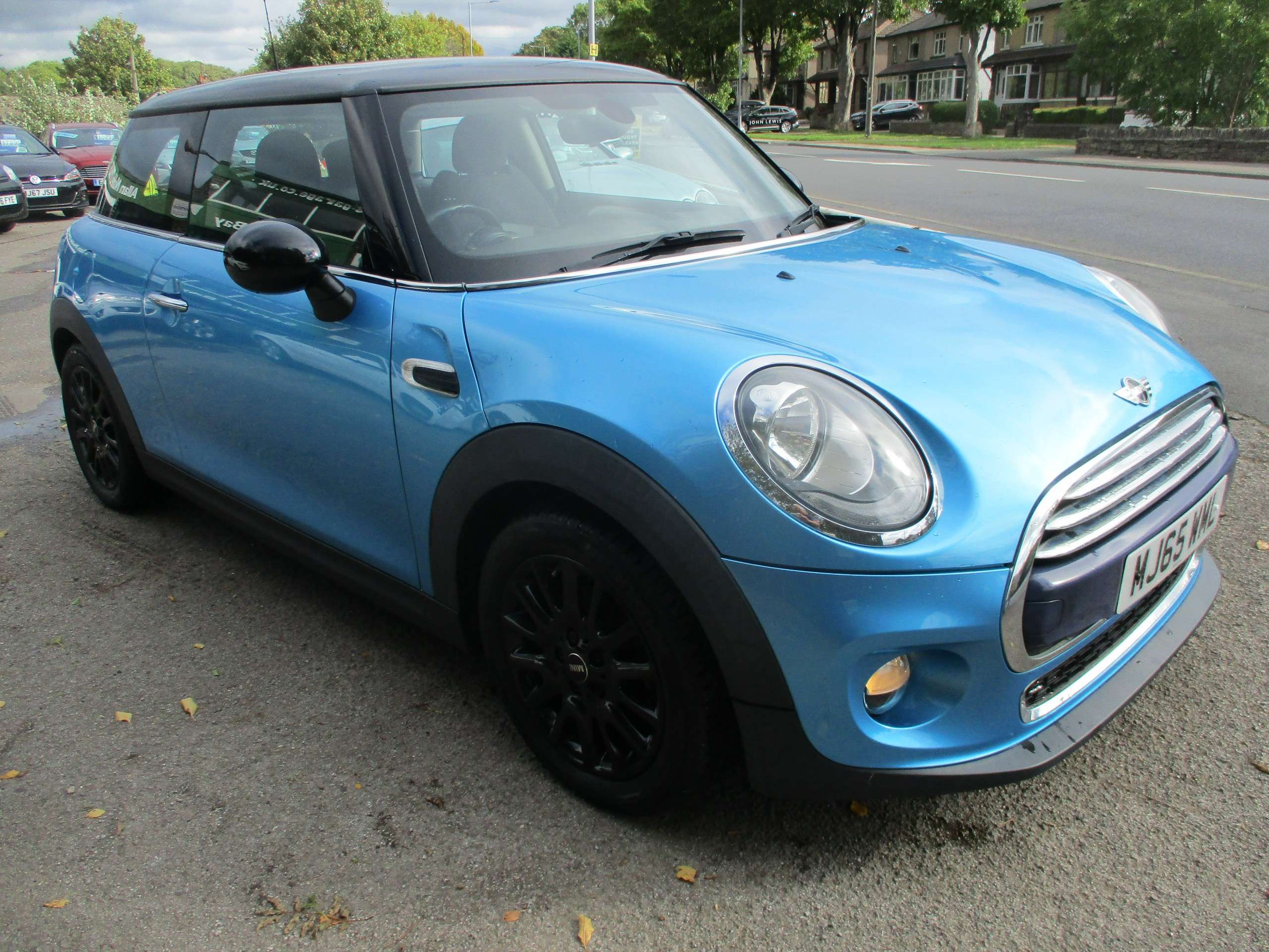 A 2015 MINI HATCH 1.5 Cooper Hatchback 3dr Petrol Manual Euro 6 (s/s) (136 ps) A 2015 MINI HATCH 1.5 Cooper Hatchback 3dr Petrol Manual Euro 6 (s/s) (136 ps)
