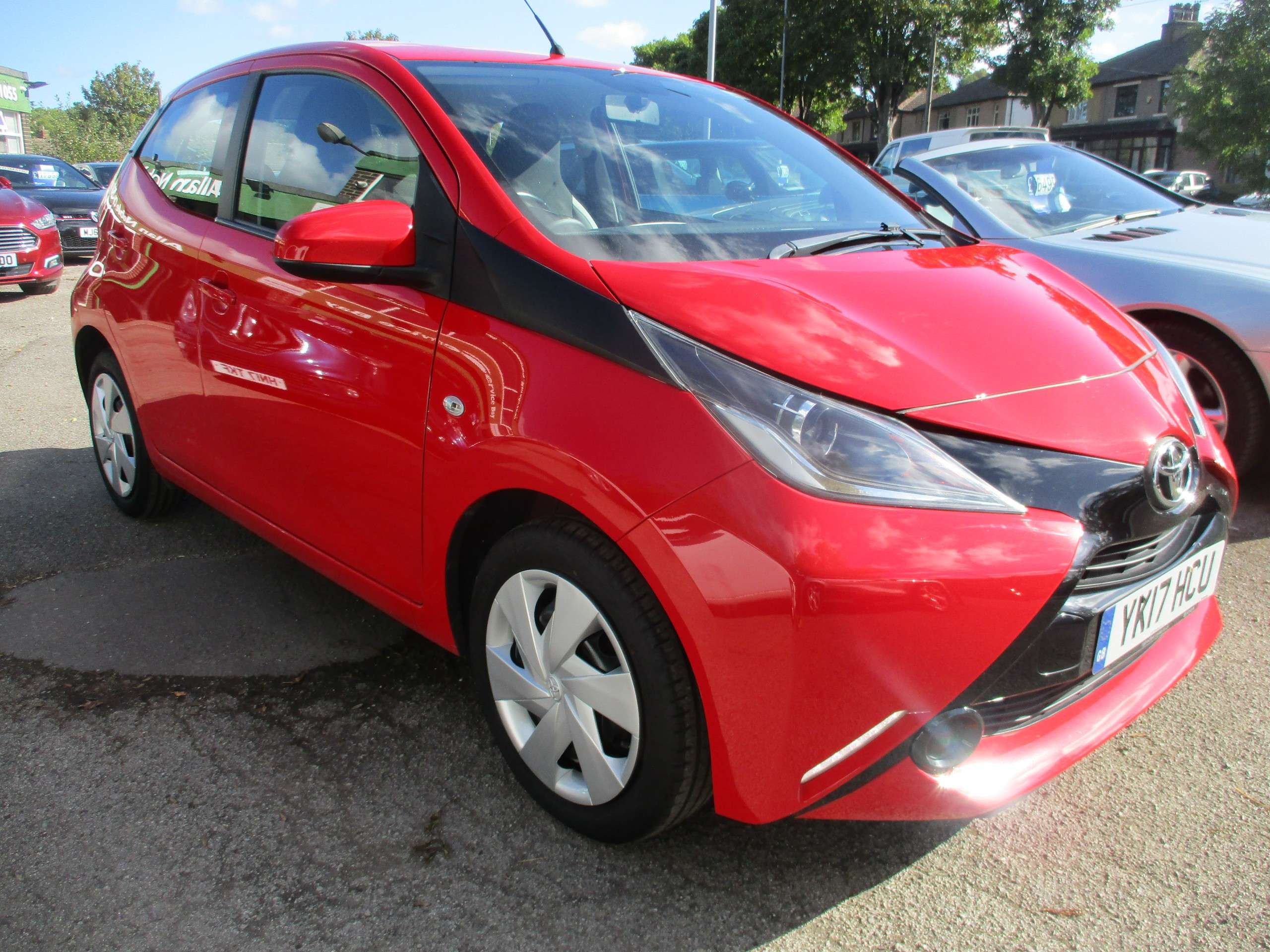 A 2017 TOYOTA AYGO 1.0 VVT-i x-play Hatchback 5dr Petrol Manual Euro 6 (68 ps) A 2017 TOYOTA AYGO 1.0 VVT-i x-play Hatchback 5dr Petrol Manual Euro 6 (68 ps)