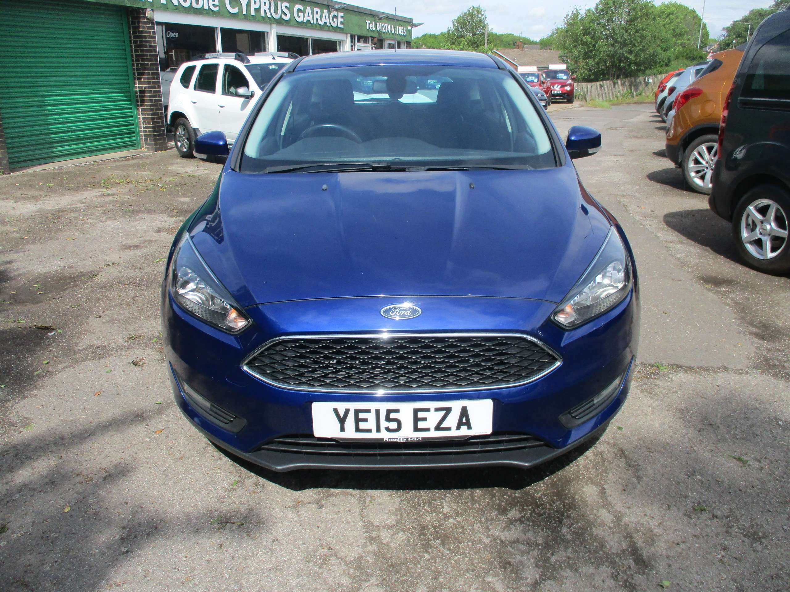 A 2015 FORD FOCUS 1.0T EcoBoost Zetec Hatchback 5dr Petrol Manual Euro 6 (s/s) (125 ps) A 2015 FORD FOCUS 1.0T EcoBoost Zetec Hatchback 5dr Petrol Manual Euro 6 (s/s) (125 ps)