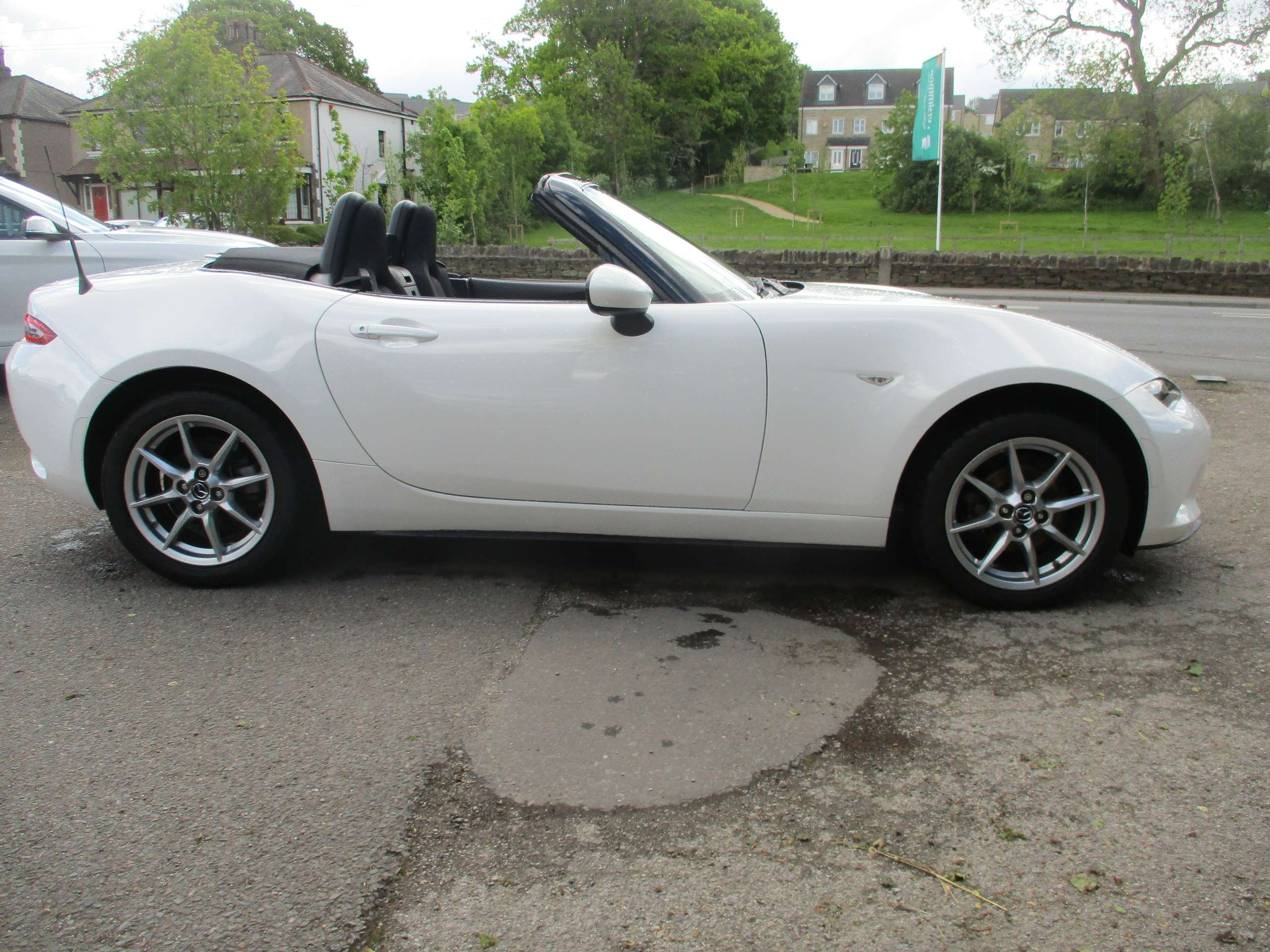 2018 MAZDA MX-5 2018 MAZDA MX-5