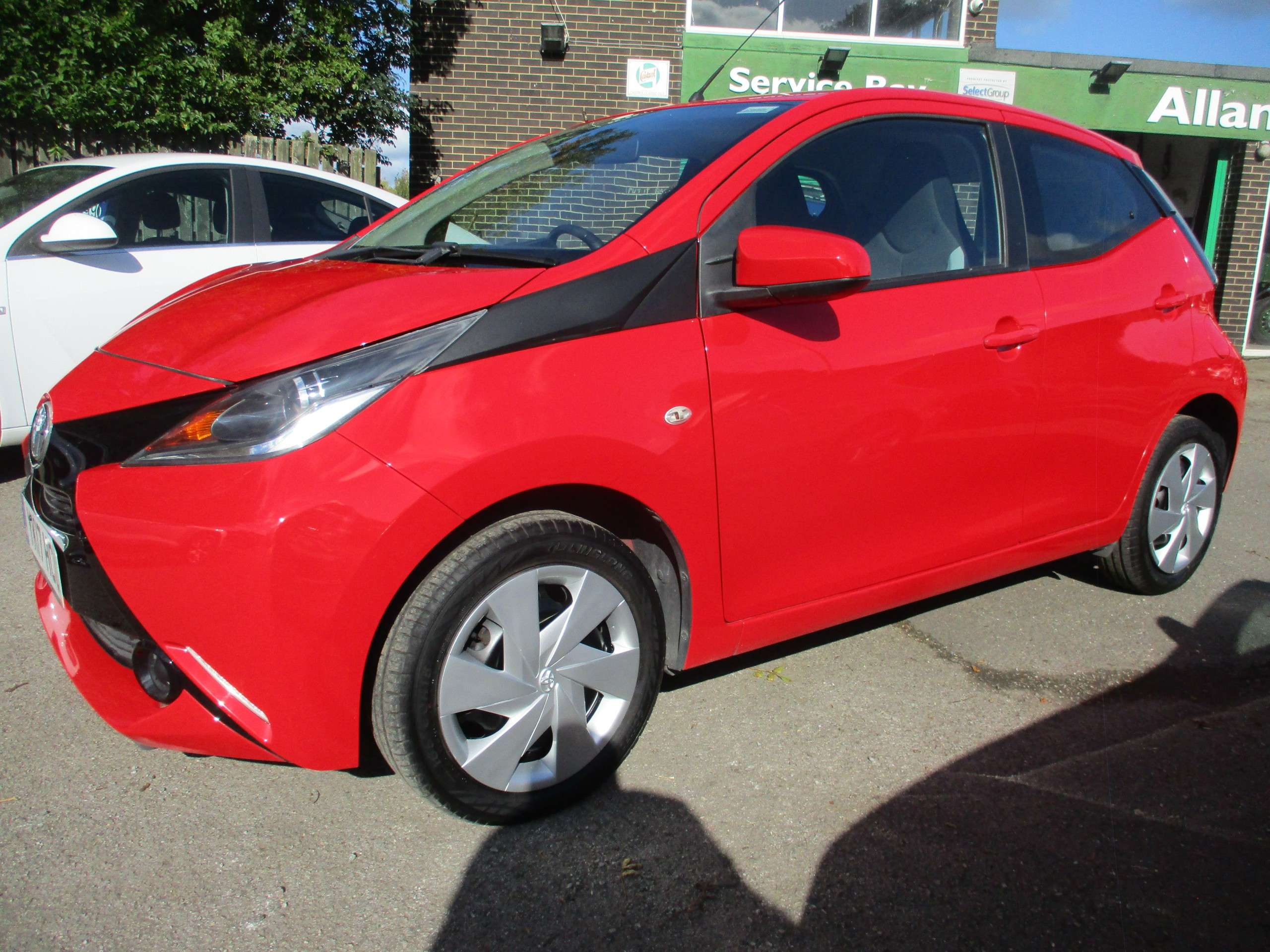 A 2017 TOYOTA AYGO 1.0 VVT-i x-play Hatchback 5dr Petrol Manual Euro 6 (68 ps) A 2017 TOYOTA AYGO 1.0 VVT-i x-play Hatchback 5dr Petrol Manual Euro 6 (68 ps)
