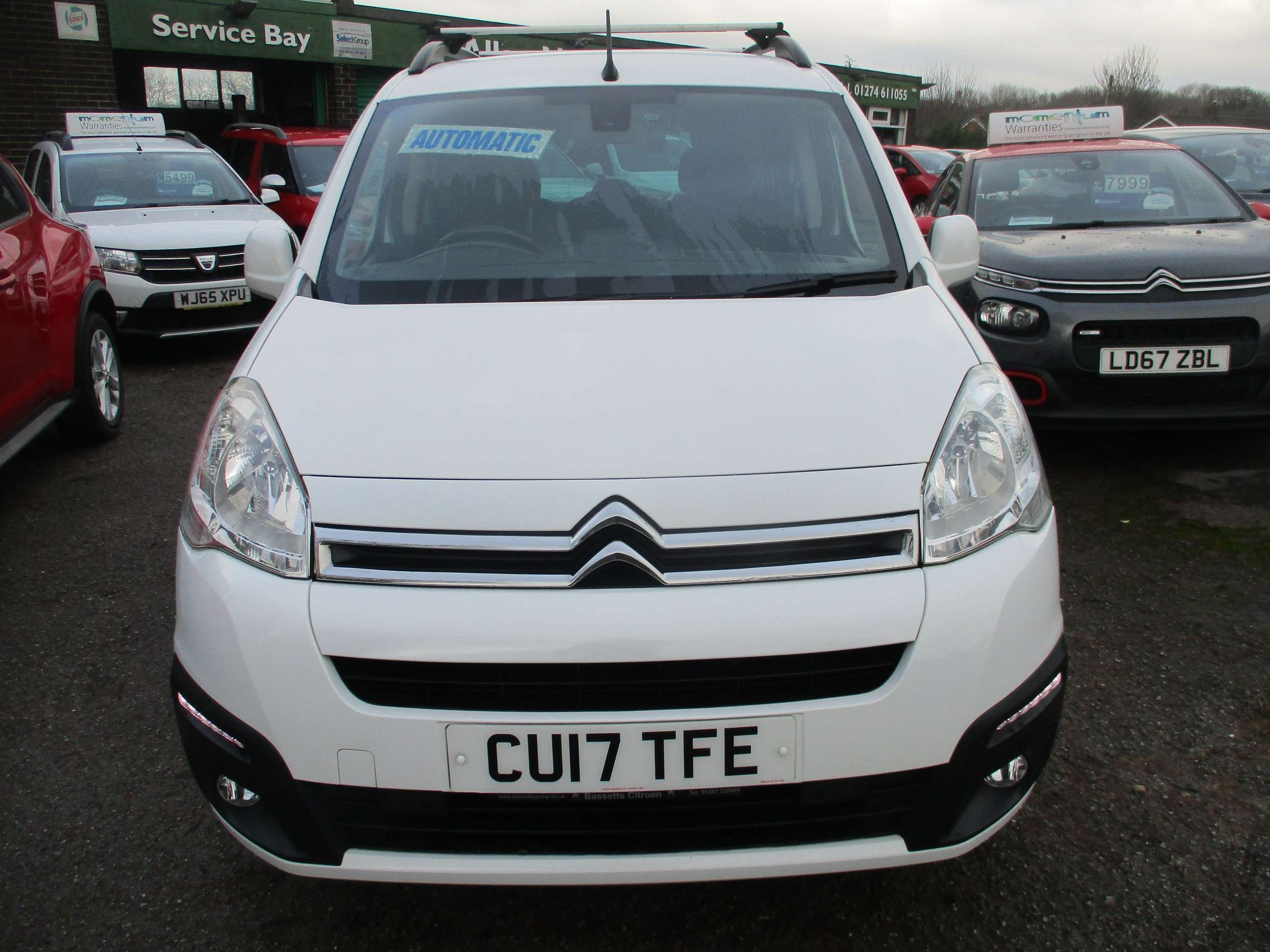 A 2017 CITROEN BERLINGO 1.6 BlueHDi Flair Multispace MPV 5dr Diesel ETG6 Euro 6 (s/s) (100 ps) A 2017 CITROEN BERLINGO 1.6 BlueHDi Flair Multispace MPV 5dr Diesel ETG6 Euro 6 (s/s) (100 ps)