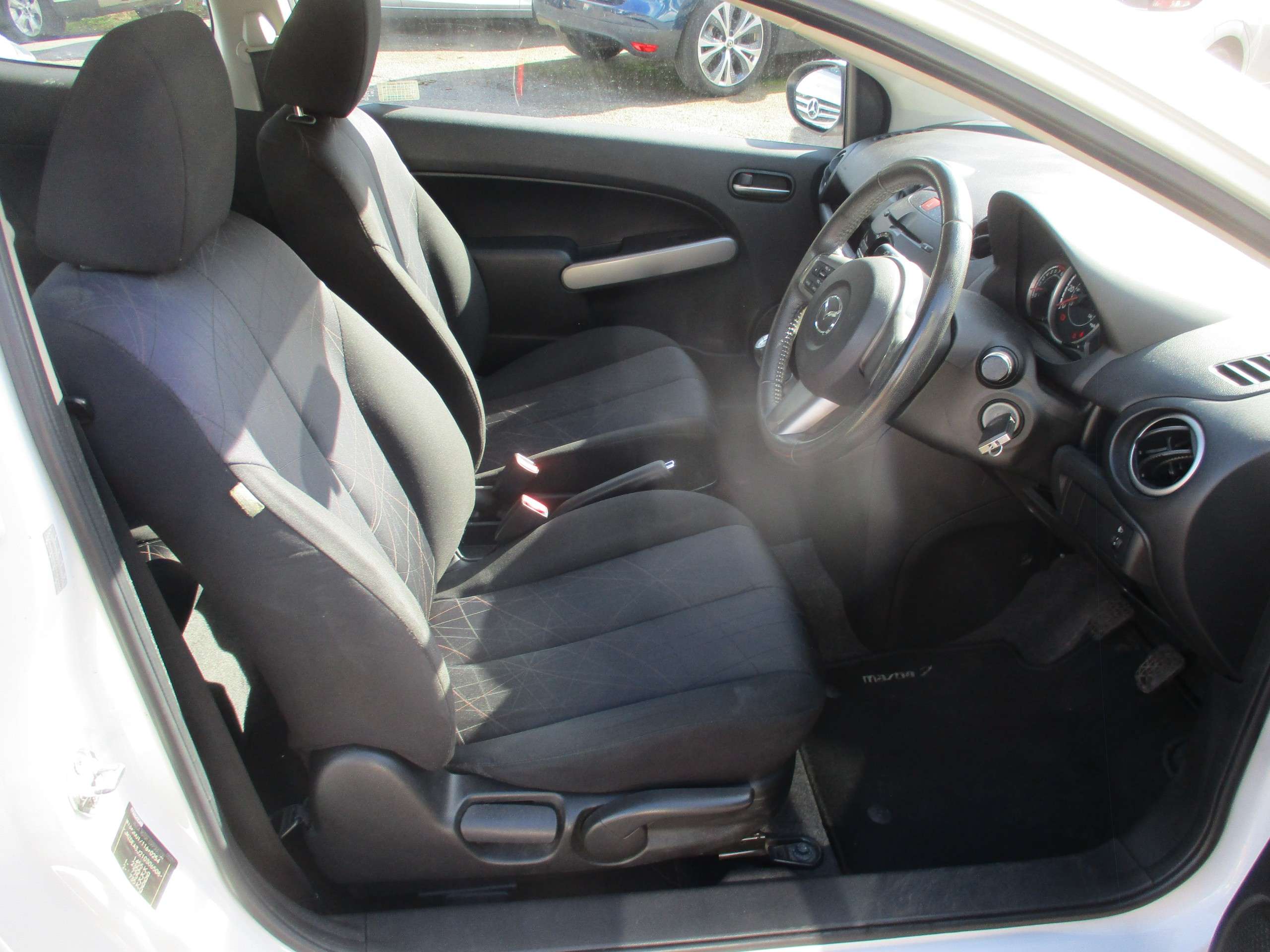 2012 MAZDA MAZDA2 2012 MAZDA MAZDA2