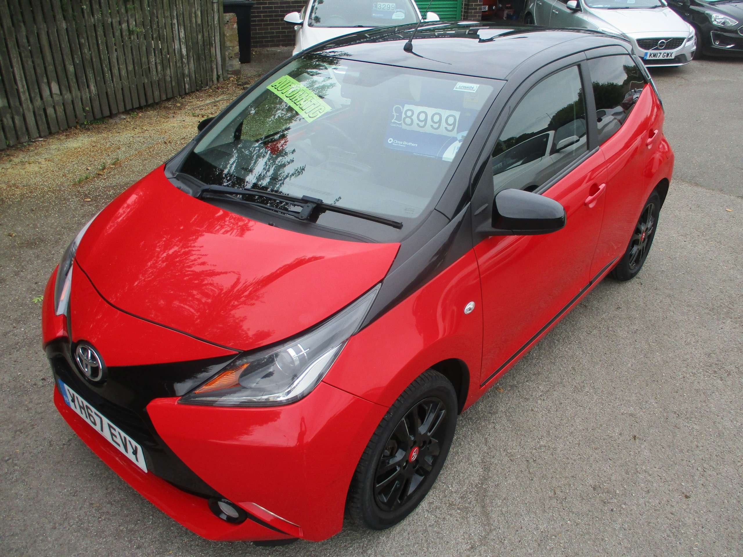 A 2017 TOYOTA AYGO 1.0 VVT-i x-cite 4 Red Bi-Tone Hatchback 5dr Petrol x-shift Euro 6 (68 ps) A 2017 TOYOTA AYGO 1.0 VVT-i x-cite 4 Red Bi-Tone Hatchback 5dr Petrol x-shift Euro 6 (68 ps)