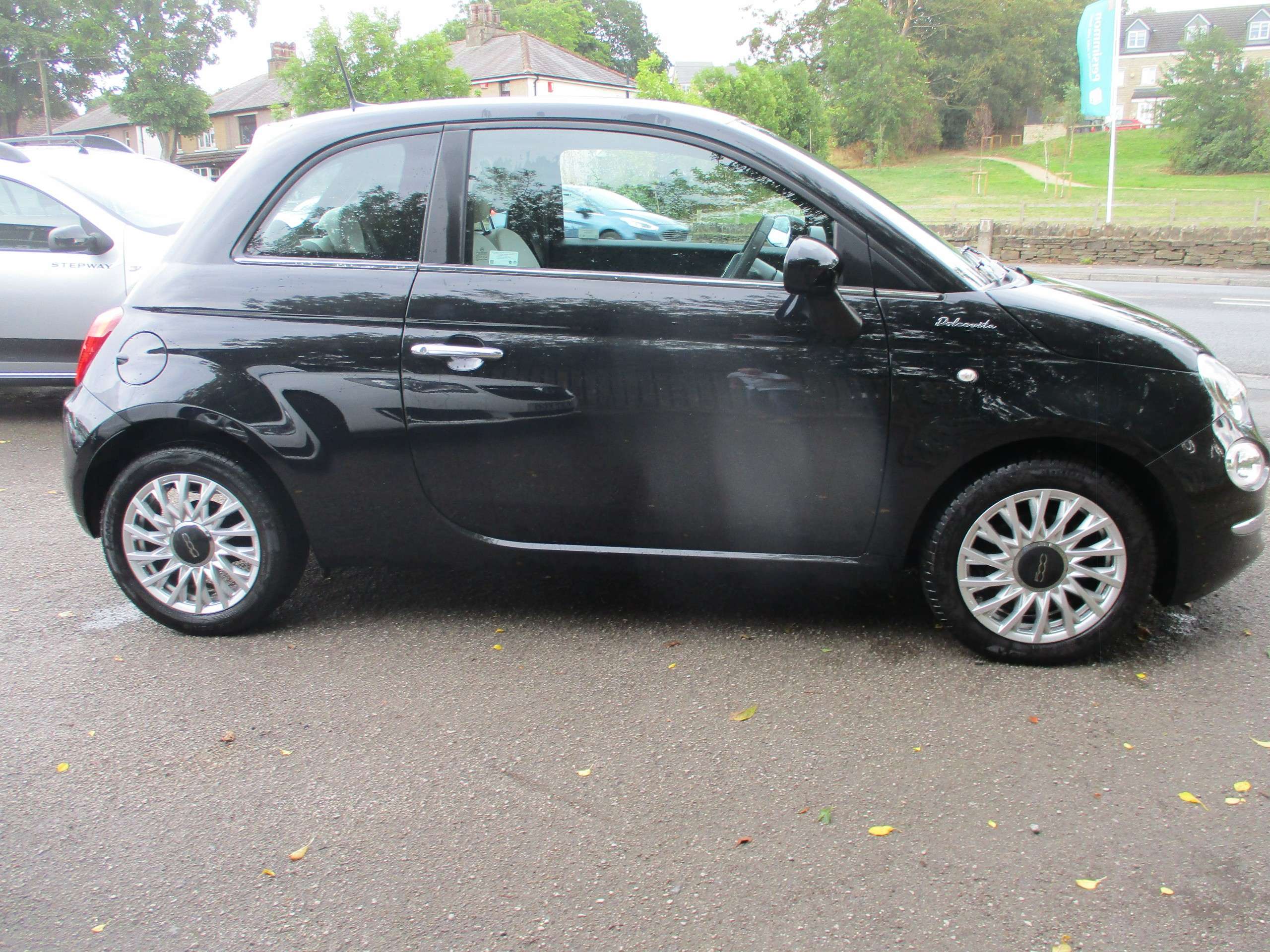 A 2021 FIAT 500 1.0 MHEV Dolcevita Hatchback 3dr Petrol Manual Euro 6 (s/s) (70 bhp) A 2021 FIAT 500 1.0 MHEV Dolcevita Hatchback 3dr Petrol Manual Euro 6 (s/s) (70 bhp)