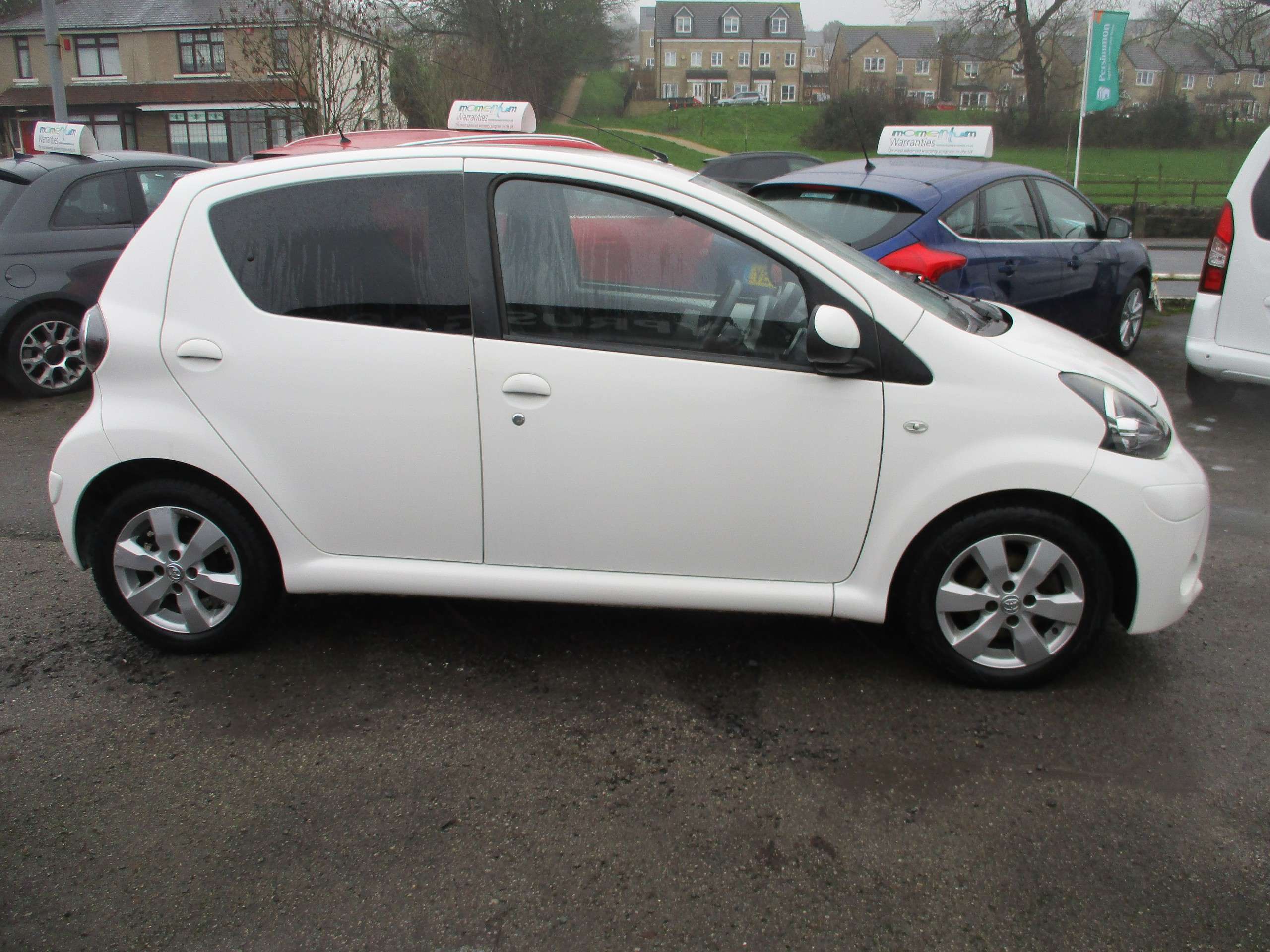 A 2013 TOYOTA AYGO 1.0 VVT-i Hatchback 5dr Petrol Manual Euro 5 (67 ps) A 2013 TOYOTA AYGO 1.0 VVT-i Hatchback 5dr Petrol Manual Euro 5 (67 ps)