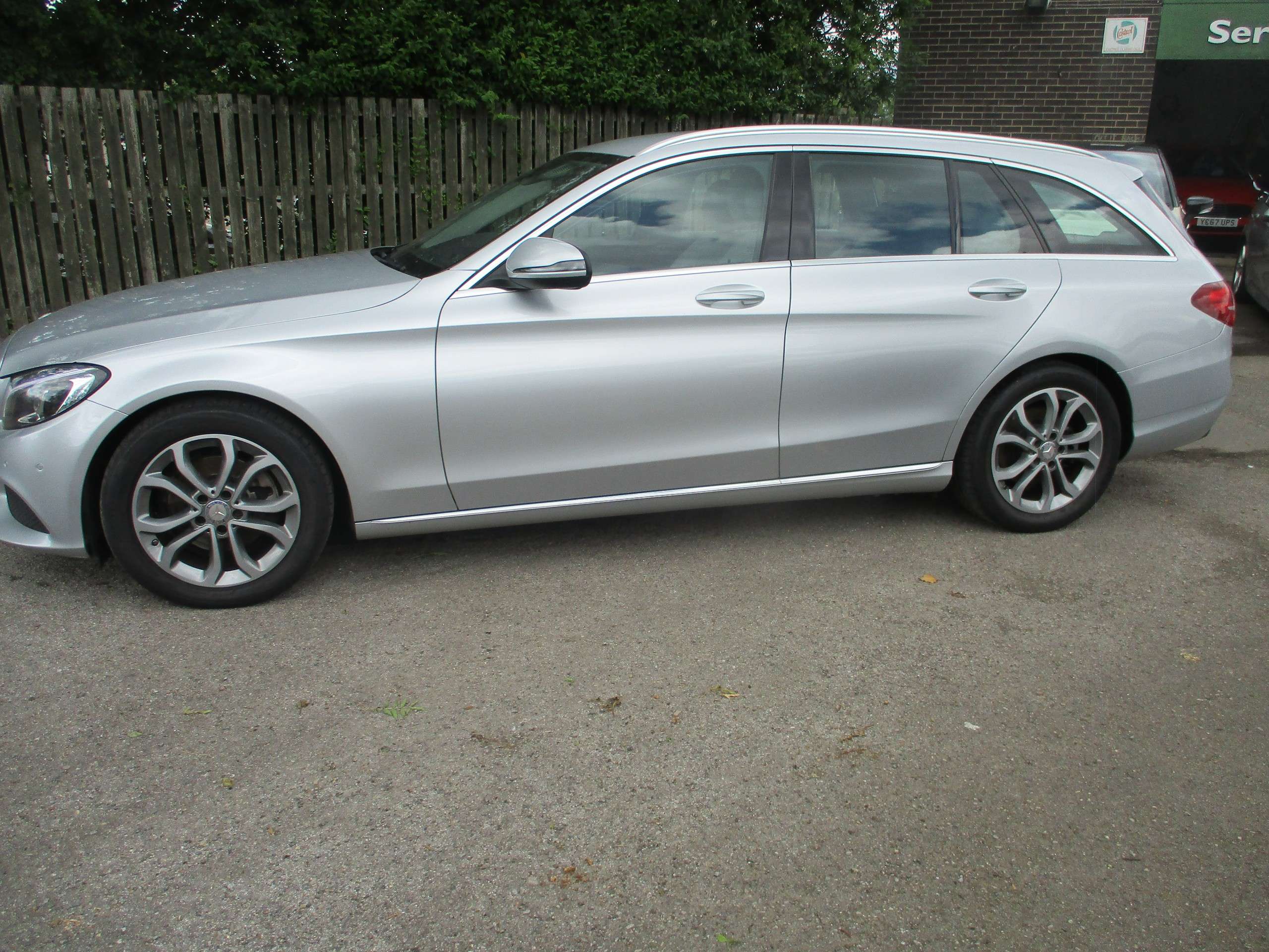 A 2015 MERCEDES-BENZ C CLASS 2.1 C220d Sport Estate 5dr Diesel 7G-Tronic+ Euro 6 (s/s) (170 ps) A 2015 MERCEDES-BENZ C CLASS 2.1 C220d Sport Estate 5dr Diesel 7G-Tronic+ Euro 6 (s/s) (170 ps)