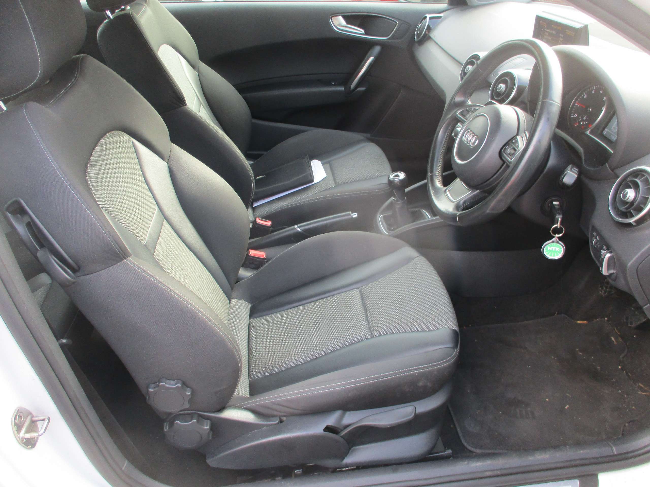 2016 AUDI A1 2016 AUDI A1