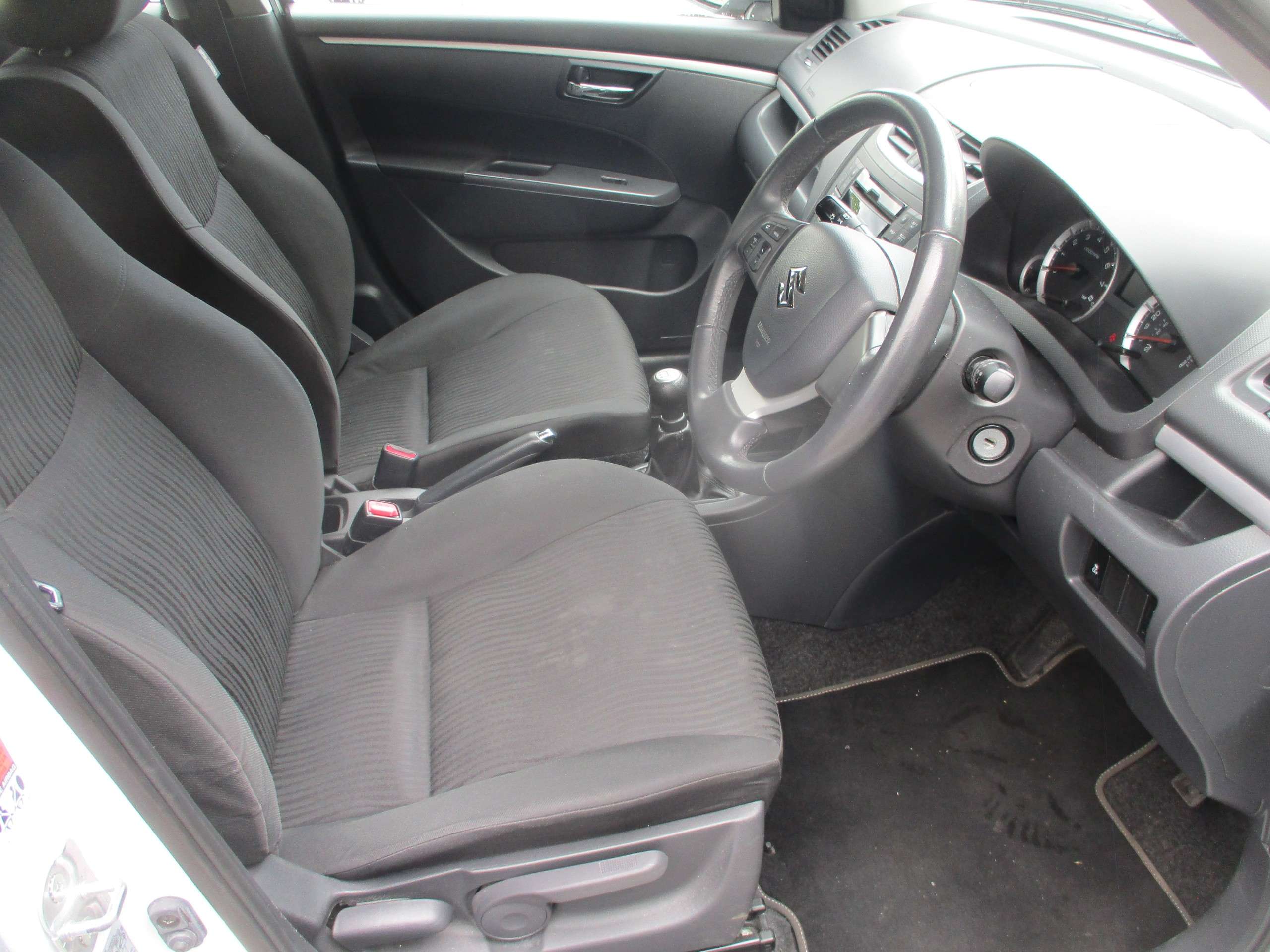 2012 SUZUKI SWIFT 2012 SUZUKI SWIFT