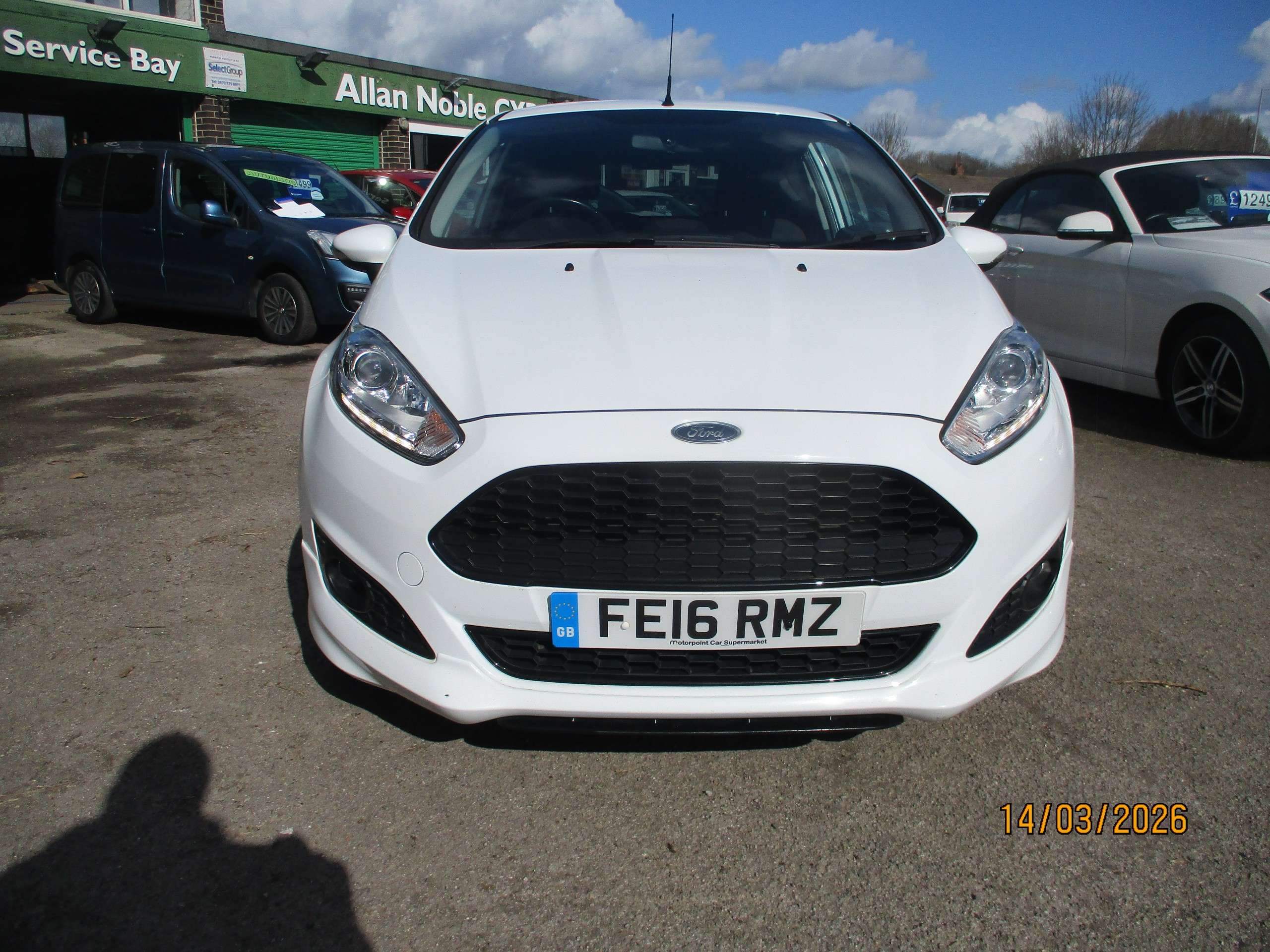 A 2016 FORD FIESTA 1.0T EcoBoost Zetec S Hatchback 3dr Petrol Manual Euro 6 (s/s) (125 ps) A 2016 FORD FIESTA 1.0T EcoBoost Zetec S Hatchback 3dr Petrol Manual Euro 6 (s/s) (125 ps)