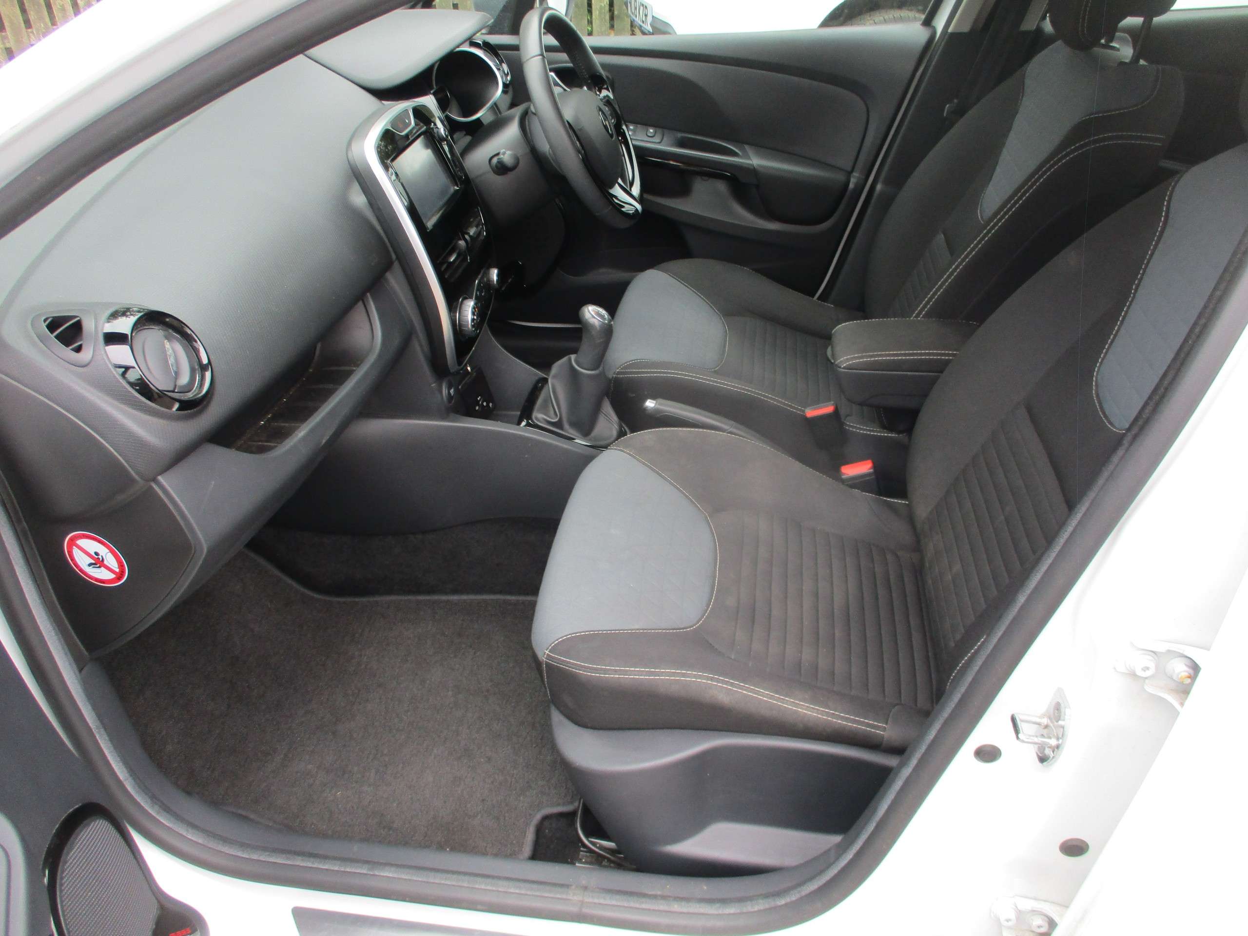 2016 RENAULT CLIO 2016 RENAULT CLIO