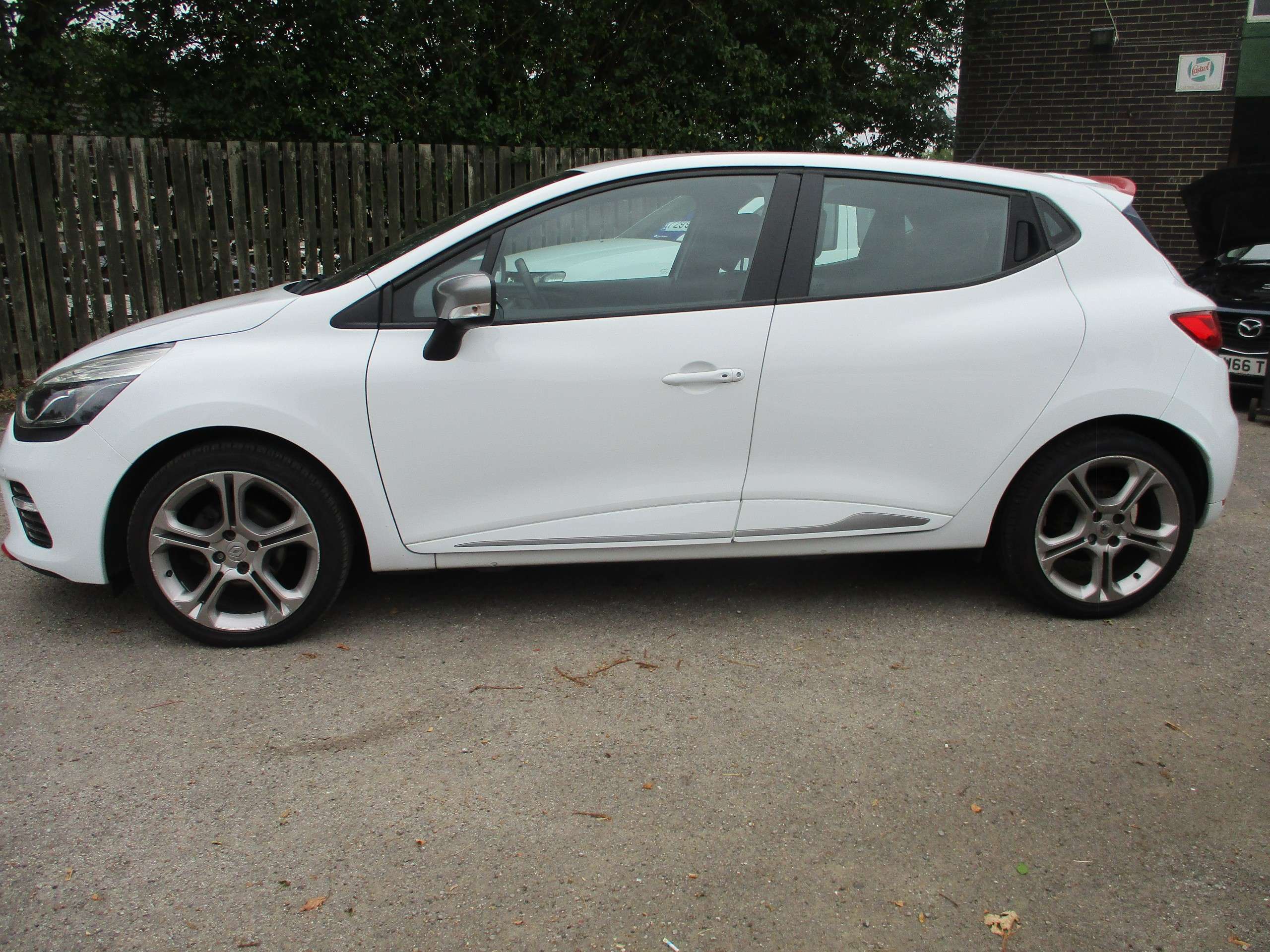 2016 RENAULT CLIO 2016 RENAULT CLIO