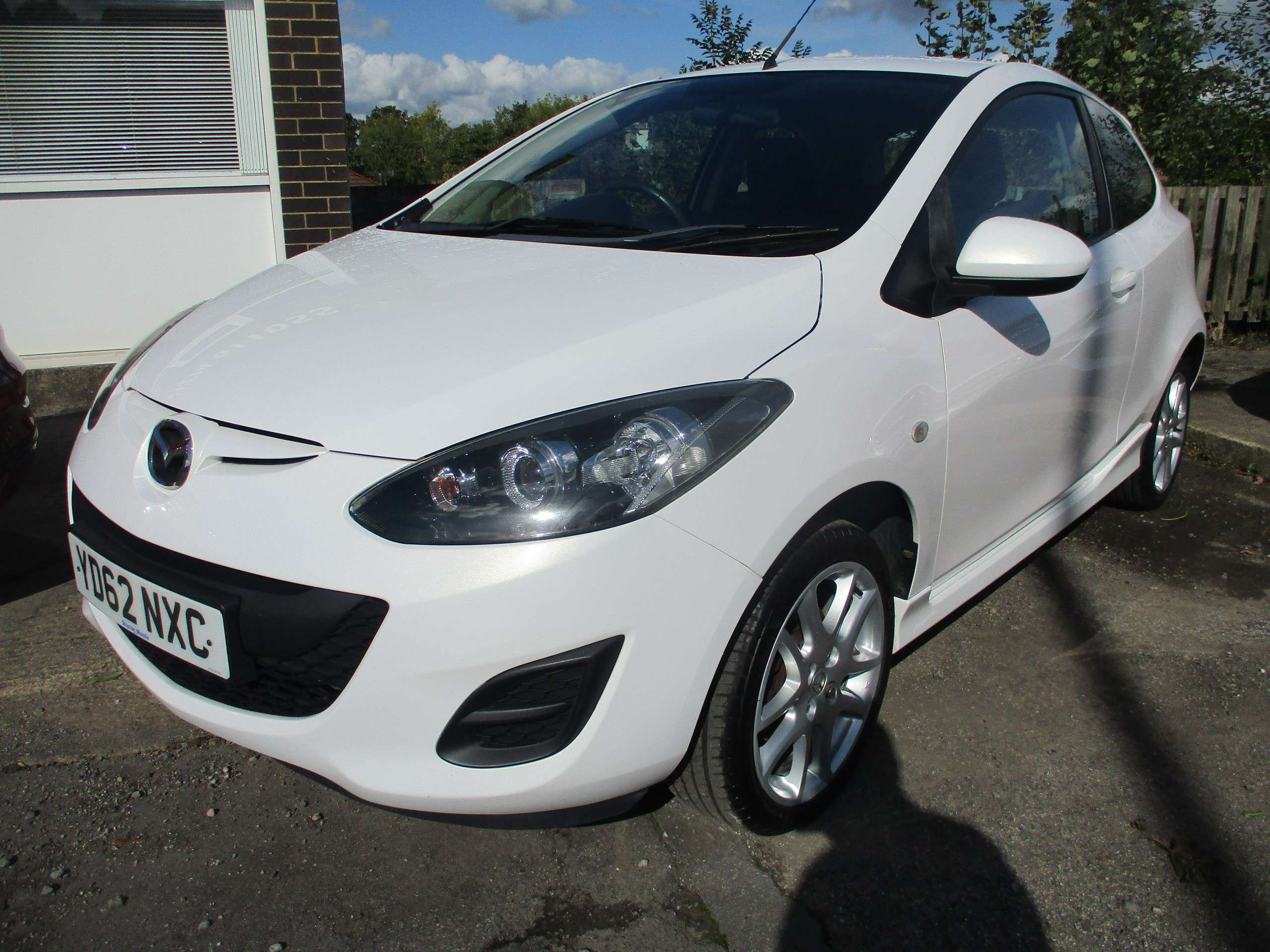 A 2012 MAZDA MAZDA2 1.3 Tamura Hatchback 3dr Petrol Manual Euro 5 (84 ps) A 2012 MAZDA MAZDA2 1.3 Tamura Hatchback 3dr Petrol Manual Euro 5 (84 ps)