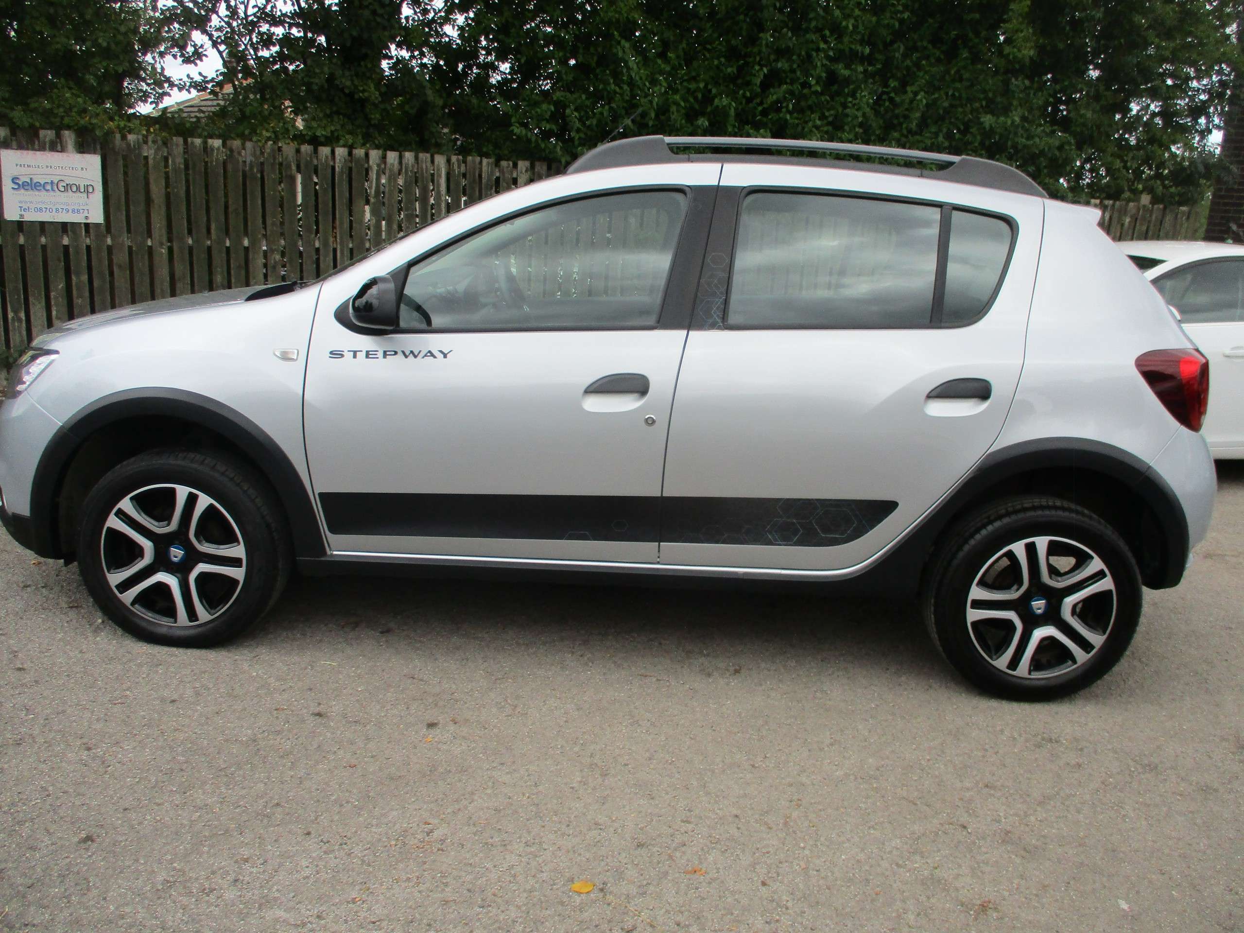 A 2020 DACIA SANDERO STEPWAY 0.9 TCe SE Twenty Hatchback 5dr Petrol Manual Euro 6 (s/s) (90 ps) A 2020 DACIA SANDERO STEPWAY 0.9 TCe SE Twenty Hatchback 5dr Petrol Manual Euro 6 (s/s) (90 ps)