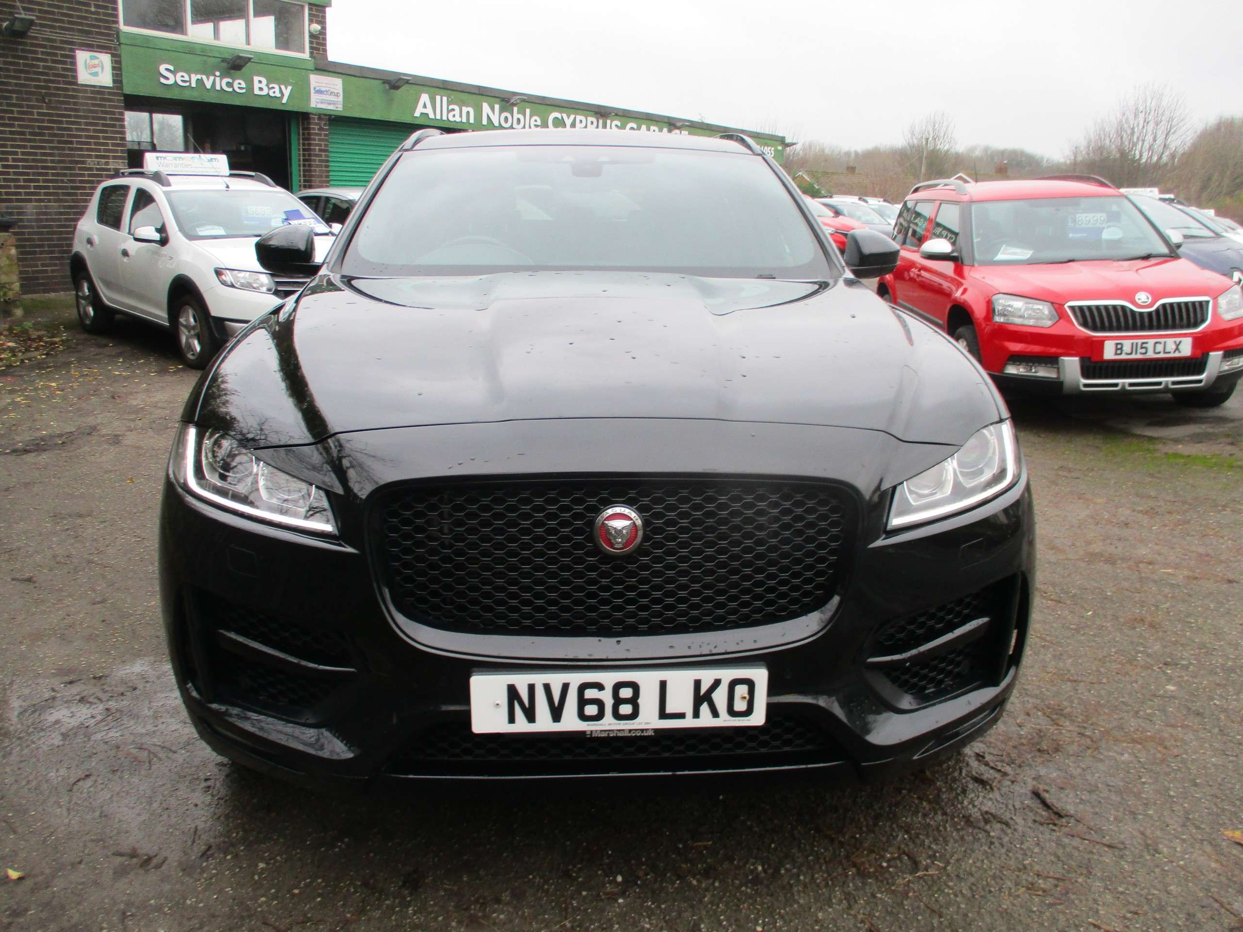 A 2018 JAGUAR F-PACE 2.0 D180 R-Sport SUV 5dr Diesel Auto AWD Euro 6 (s/s) (180 ps) A 2018 JAGUAR F-PACE 2.0 D180 R-Sport SUV 5dr Diesel Auto AWD Euro 6 (s/s) (180 ps)