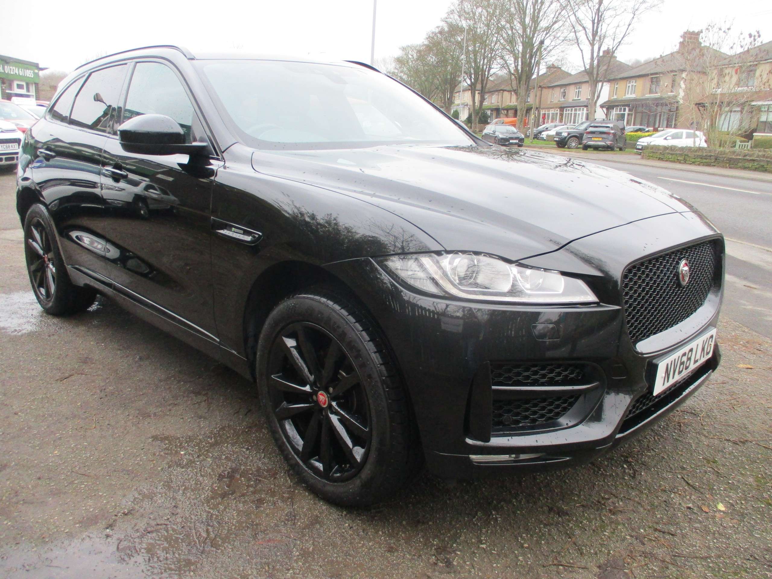A 2018 JAGUAR F-PACE 2.0 D180 R-Sport SUV 5dr Diesel Auto AWD Euro 6 (s/s) (180 ps) A 2018 JAGUAR F-PACE 2.0 D180 R-Sport SUV 5dr Diesel Auto AWD Euro 6 (s/s) (180 ps)