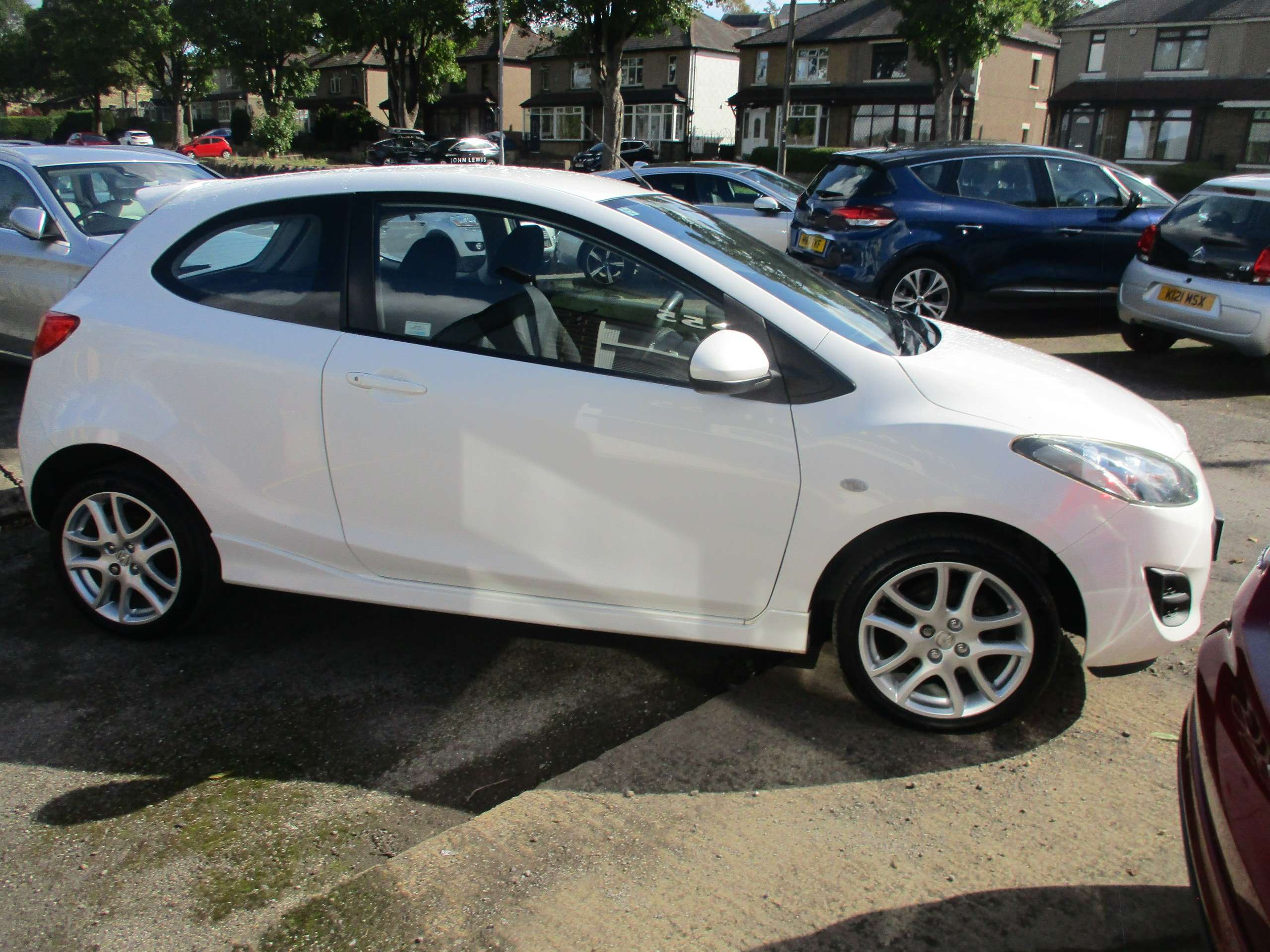 A 2012 MAZDA MAZDA2 1.3 Tamura Hatchback 3dr Petrol Manual Euro 5 (84 ps) A 2012 MAZDA MAZDA2 1.3 Tamura Hatchback 3dr Petrol Manual Euro 5 (84 ps)