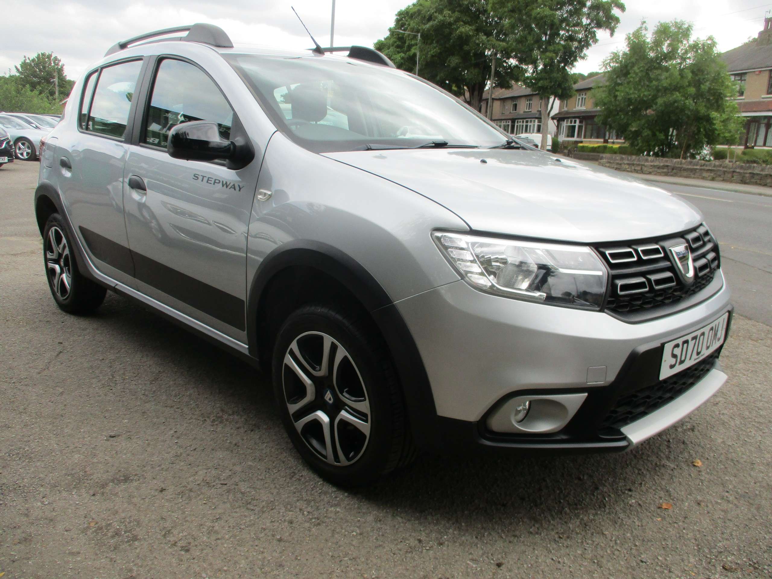 A 2020 DACIA SANDERO STEPWAY 0.9 TCe SE Twenty Hatchback 5dr Petrol Manual Euro 6 (s/s) (90 ps) A 2020 DACIA SANDERO STEPWAY 0.9 TCe SE Twenty Hatchback 5dr Petrol Manual Euro 6 (s/s) (90 ps)
