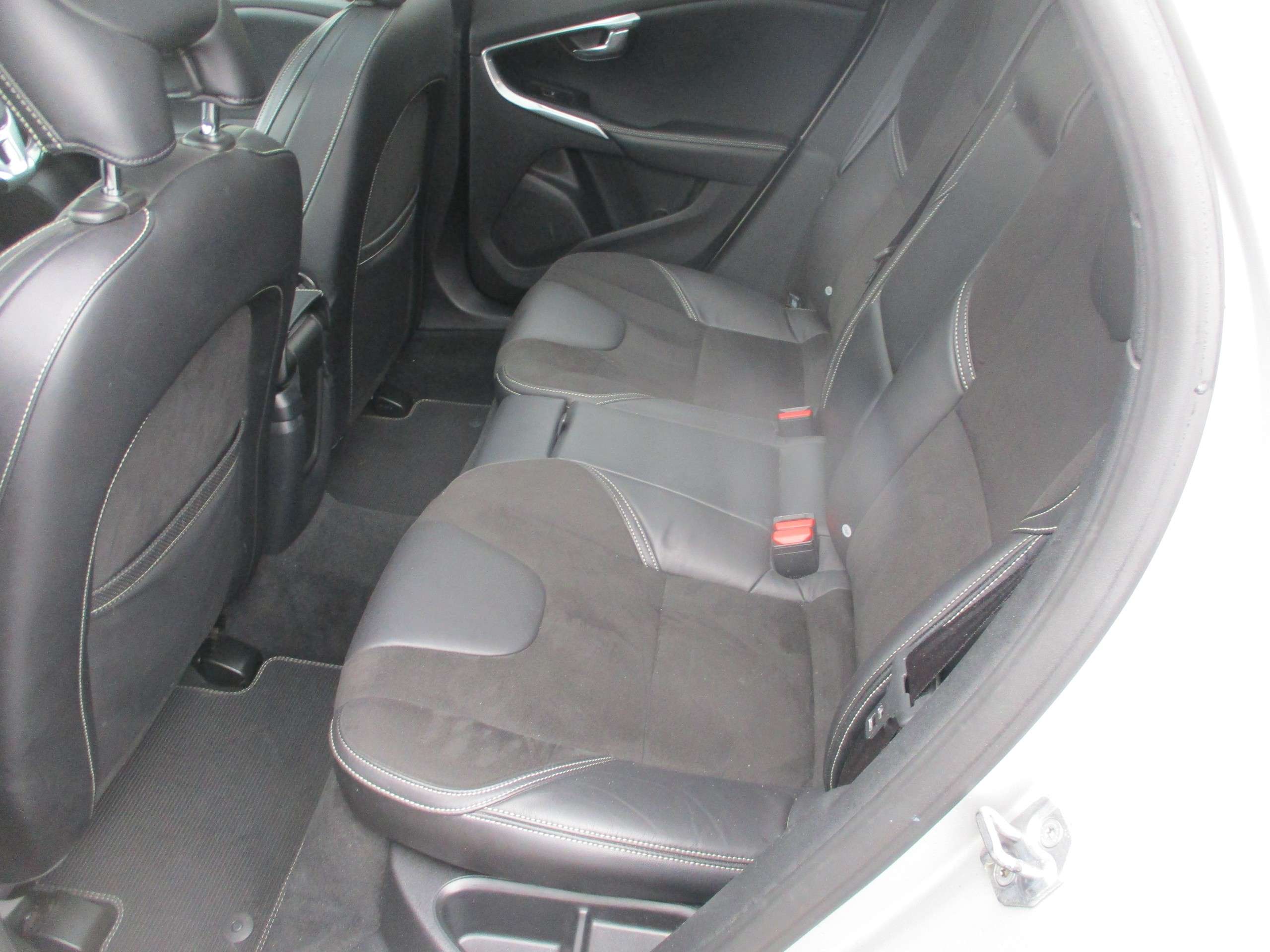 2017 VOLVO V40 2017 VOLVO V40