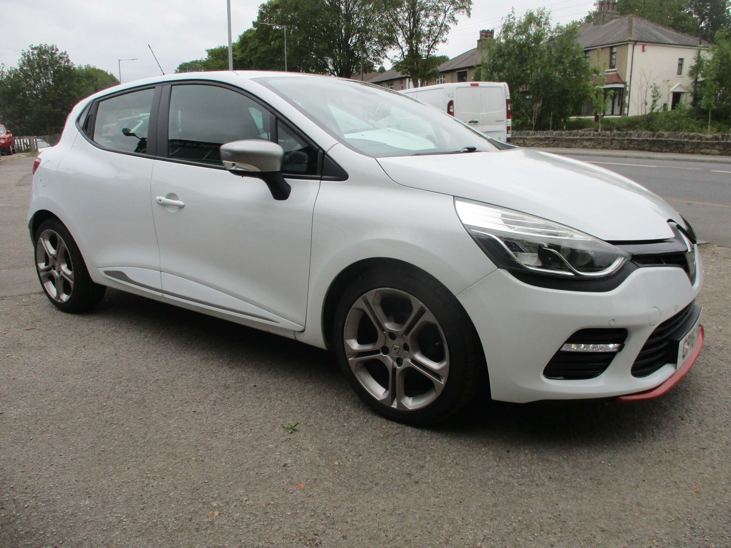 A 2016 RENAULT CLIO 1.5 dCi Dynamique S Nav Hatchback 5dr Diesel Manual Euro 6 (s/s) (90 ps) A 2016 RENAULT CLIO 1.5 dCi Dynamique S Nav Hatchback 5dr Diesel Manual Euro 6 (s/s) (90 ps)