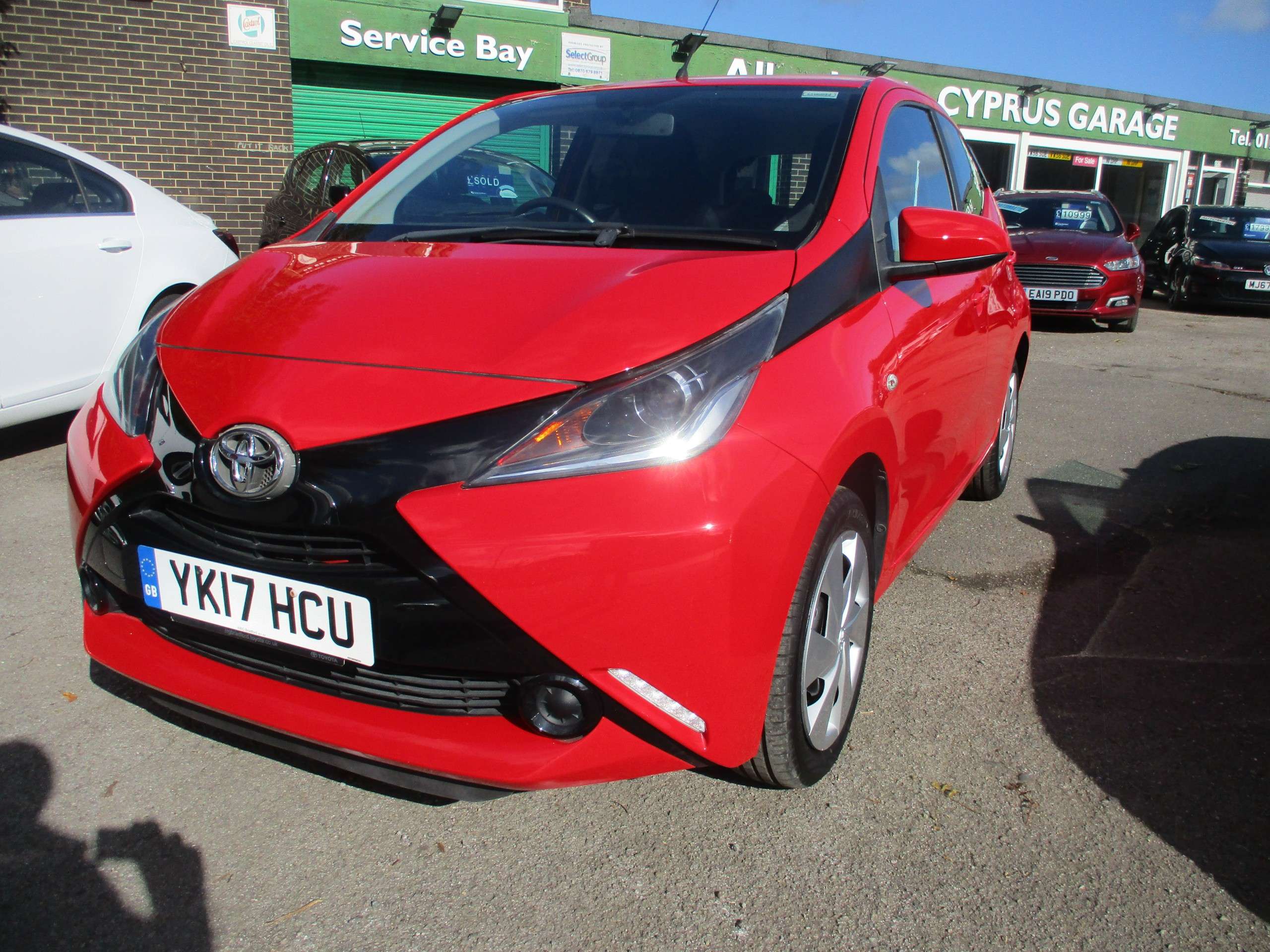 A 2017 TOYOTA AYGO 1.0 VVT-i x-play Hatchback 5dr Petrol Manual Euro 6 (68 ps) A 2017 TOYOTA AYGO 1.0 VVT-i x-play Hatchback 5dr Petrol Manual Euro 6 (68 ps)
