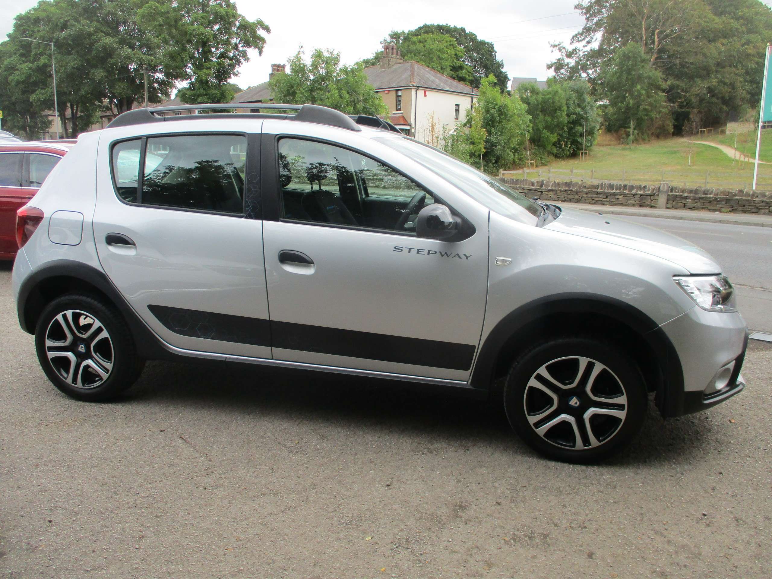 A 2020 DACIA SANDERO STEPWAY 0.9 TCe SE Twenty Hatchback 5dr Petrol Manual Euro 6 (s/s) (90 ps) A 2020 DACIA SANDERO STEPWAY 0.9 TCe SE Twenty Hatchback 5dr Petrol Manual Euro 6 (s/s) (90 ps)