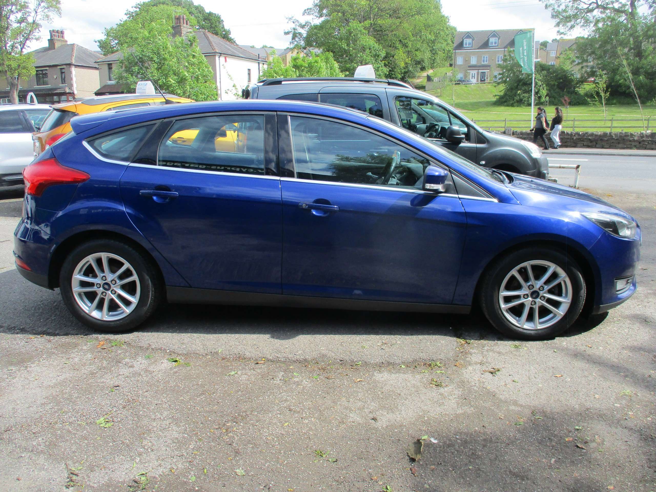 A 2015 FORD FOCUS 1.0T EcoBoost Zetec Hatchback 5dr Petrol Manual Euro 6 (s/s) (125 ps) A 2015 FORD FOCUS 1.0T EcoBoost Zetec Hatchback 5dr Petrol Manual Euro 6 (s/s) (125 ps)
